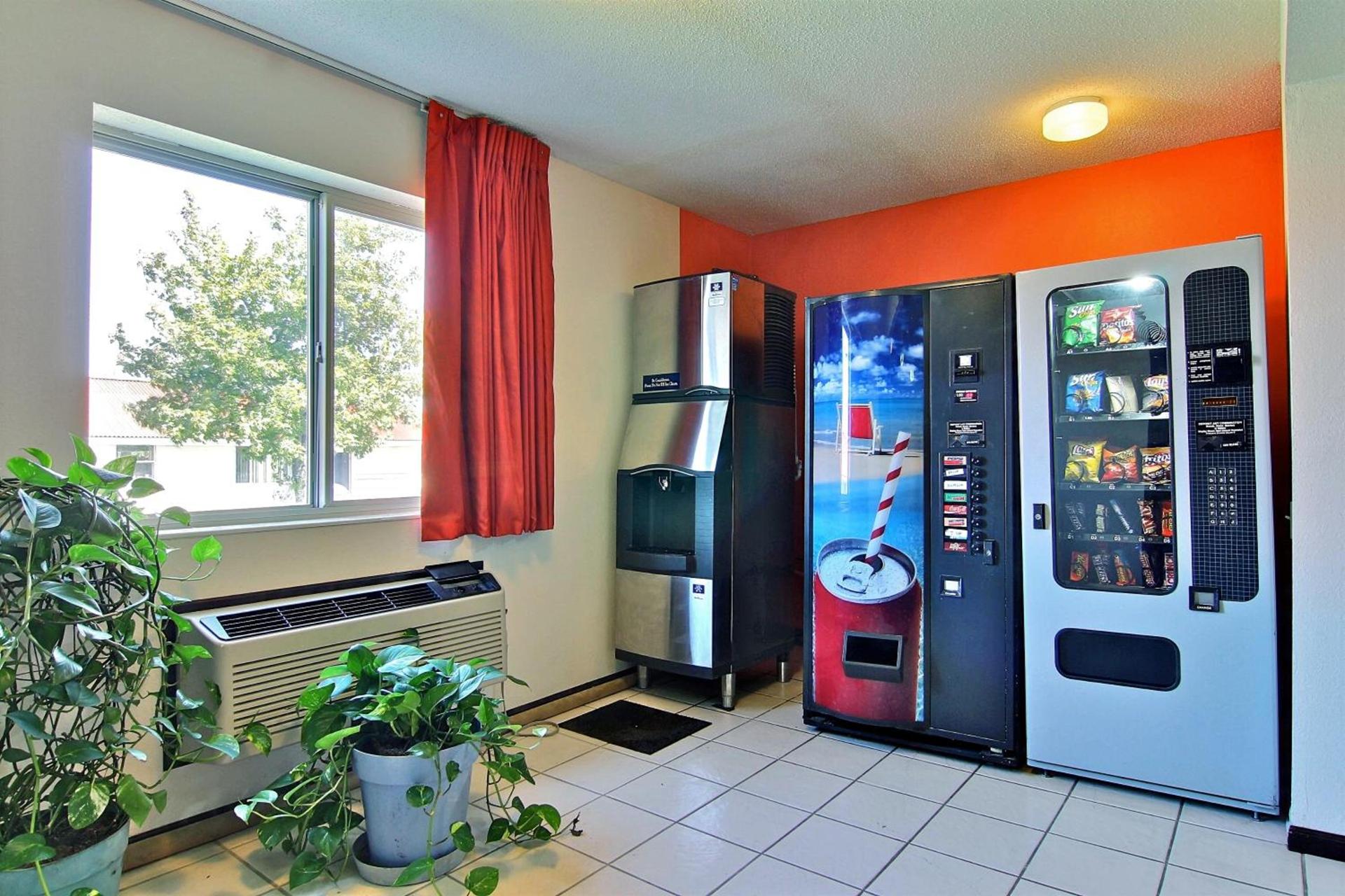 Motel 6-Gilman, IL photo 42