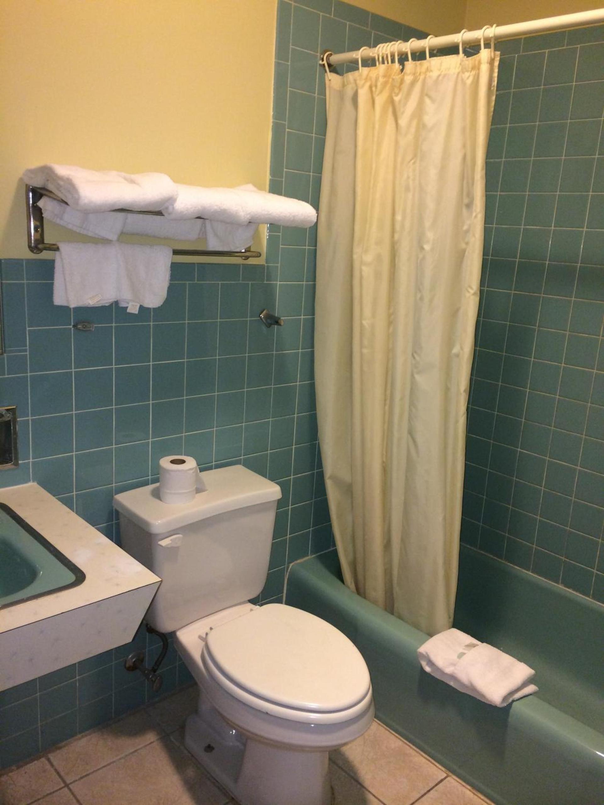 Rapids Inn & Suites photo 32