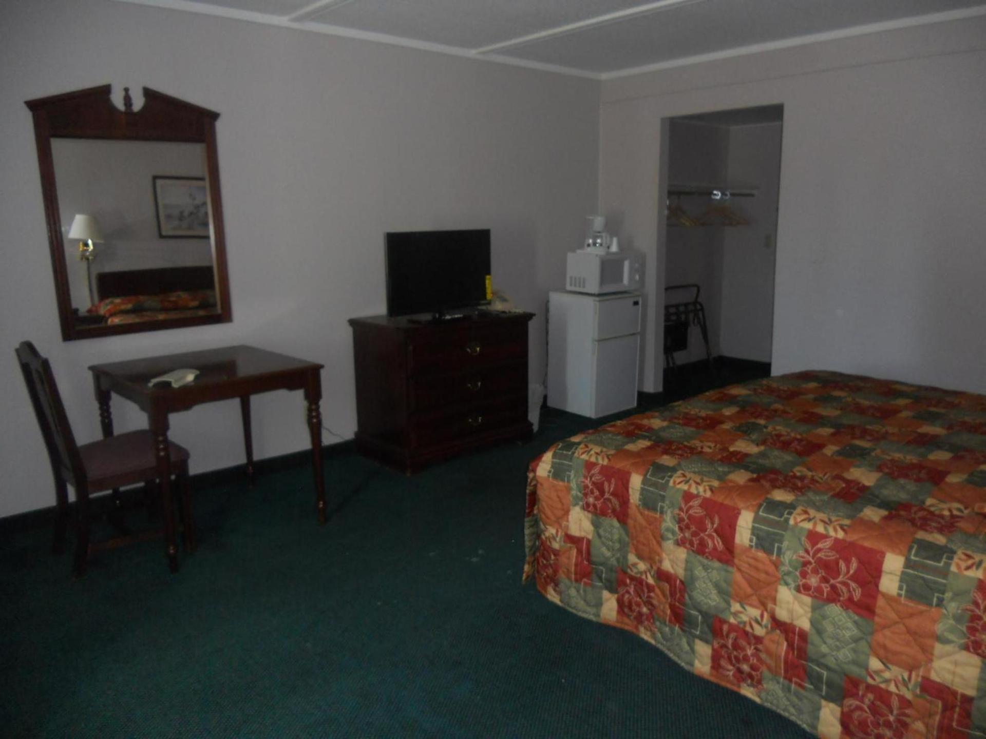 Rapids Inn & Suites photo 21