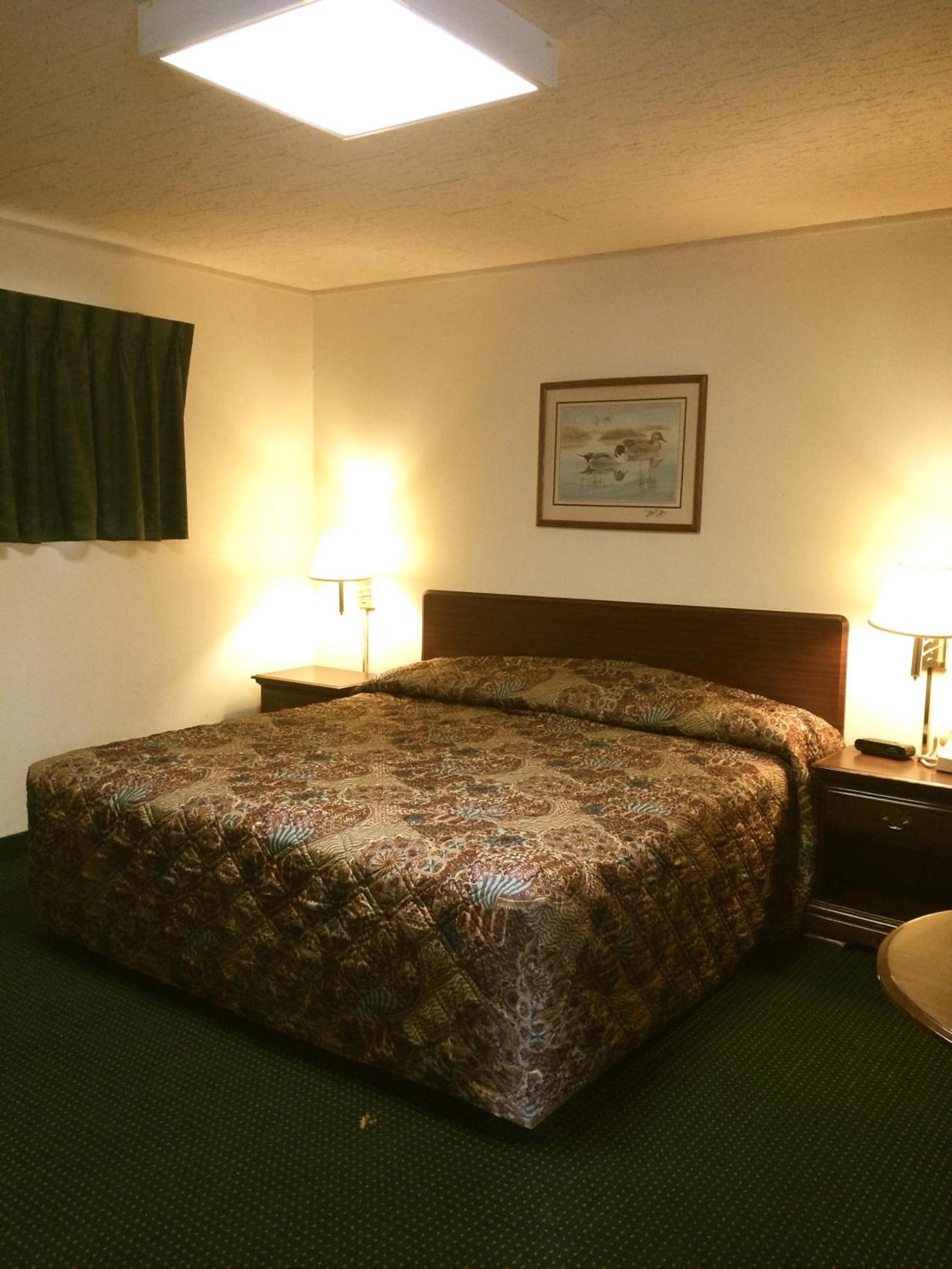 Rapids Inn & Suites photo 14