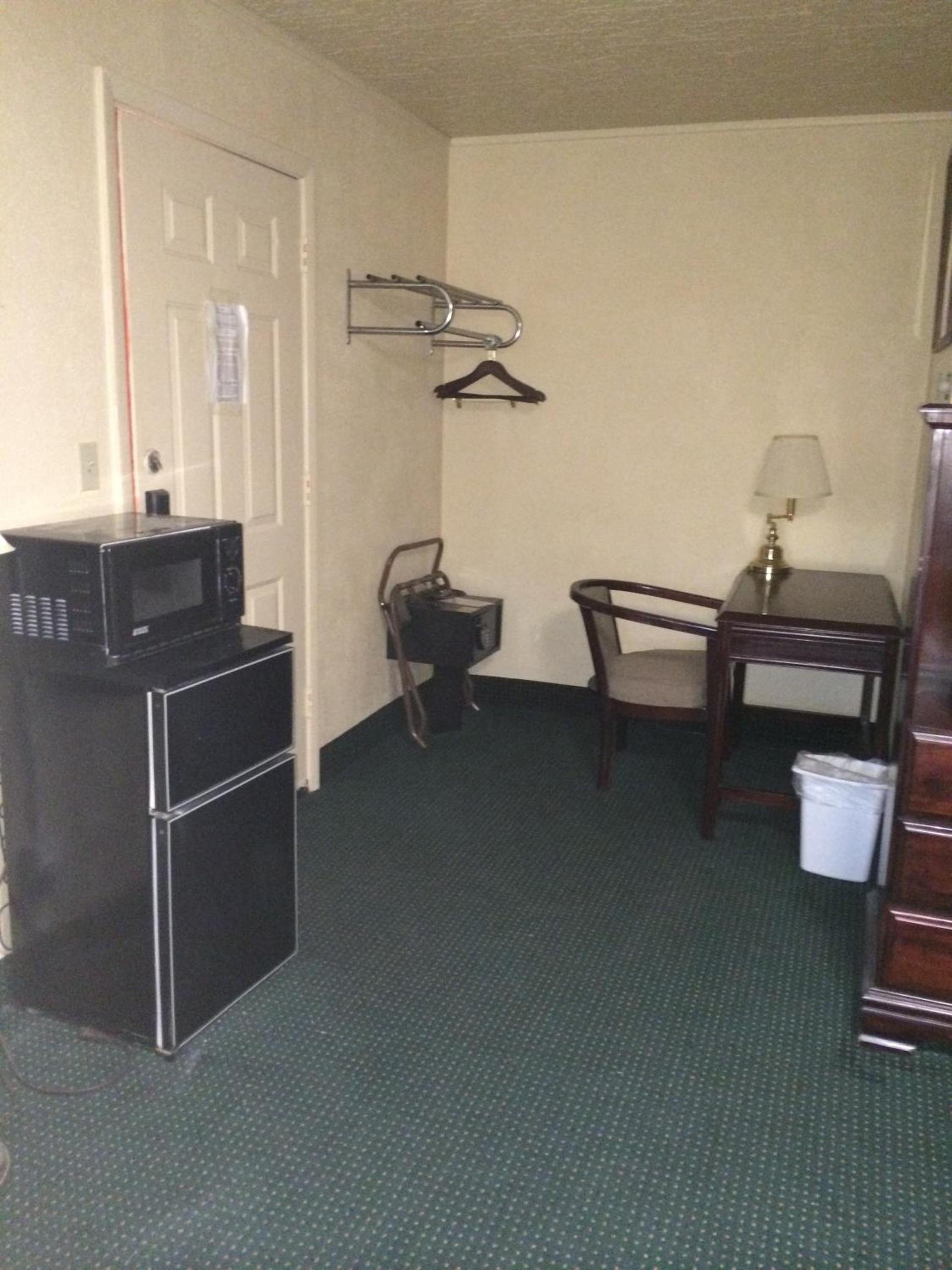 Rapids Inn & Suites photo 23