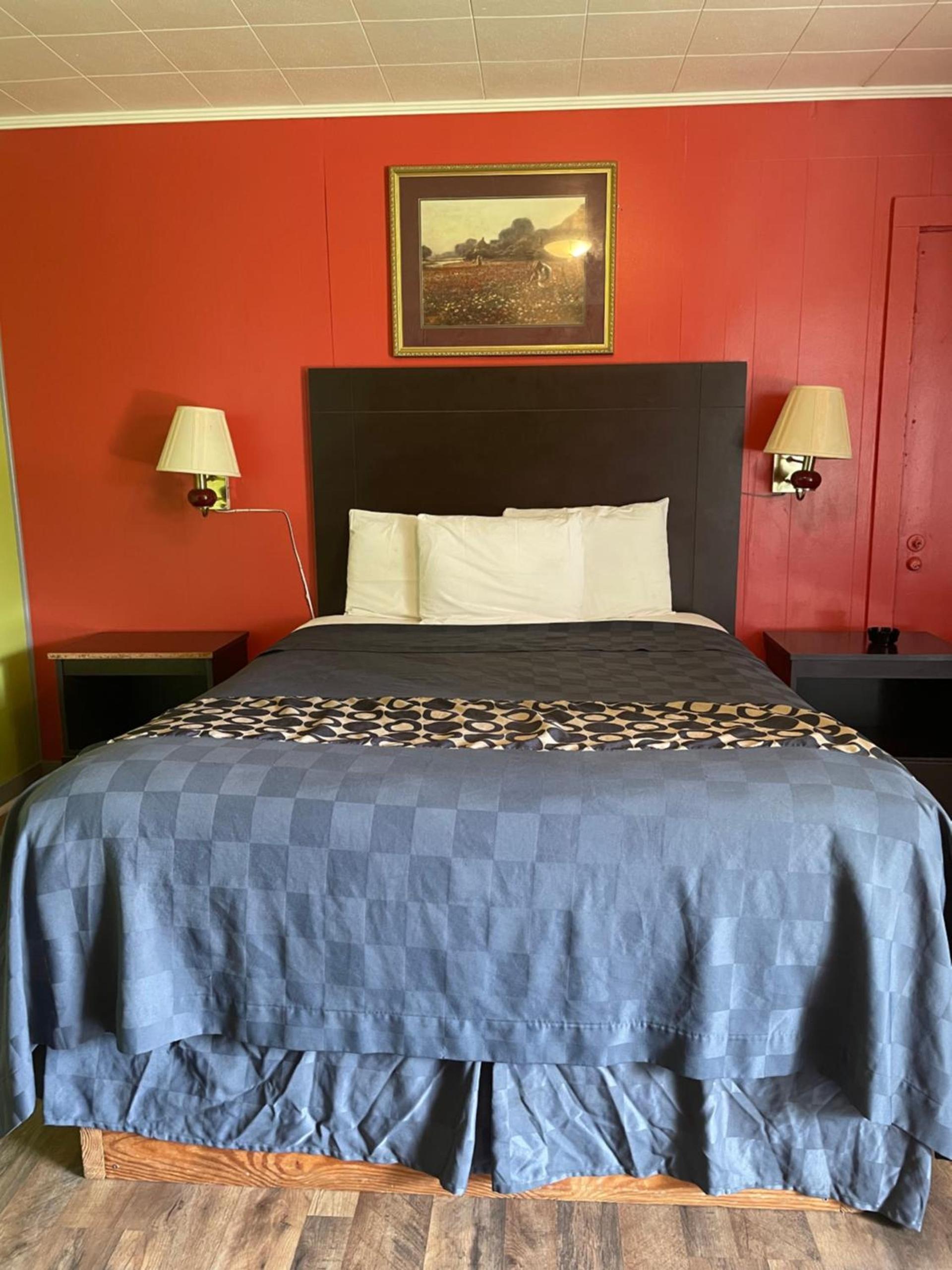 Budget Inn photo 11
