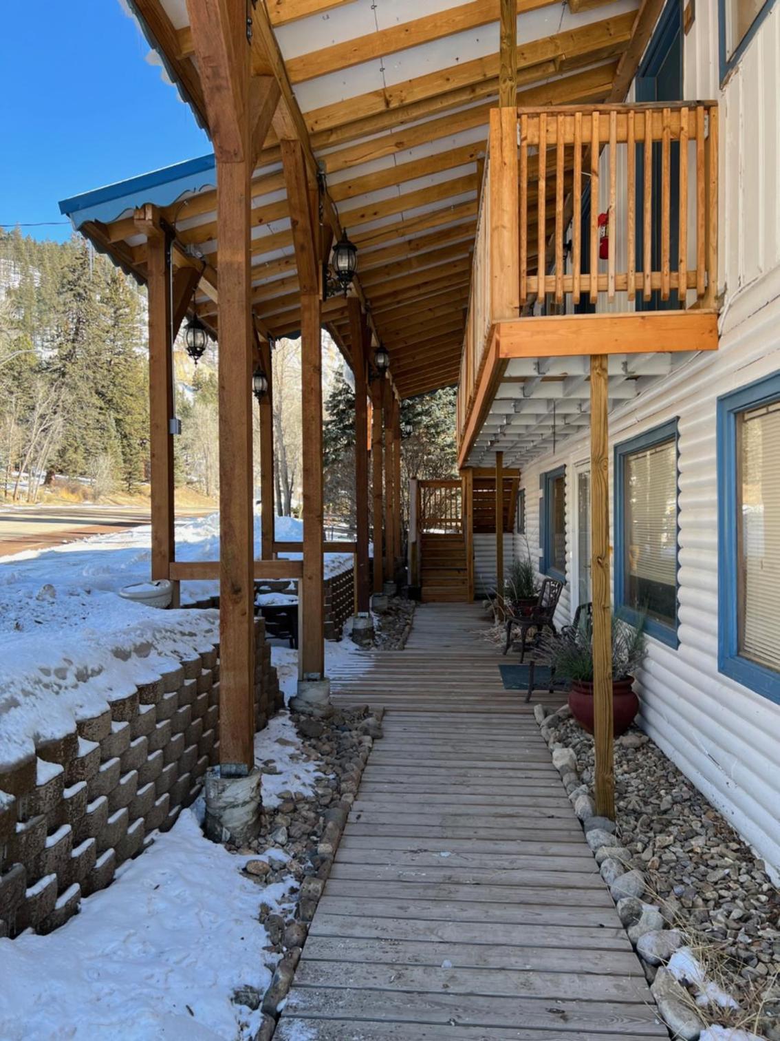 Bellamy's Ski Haus photo 4