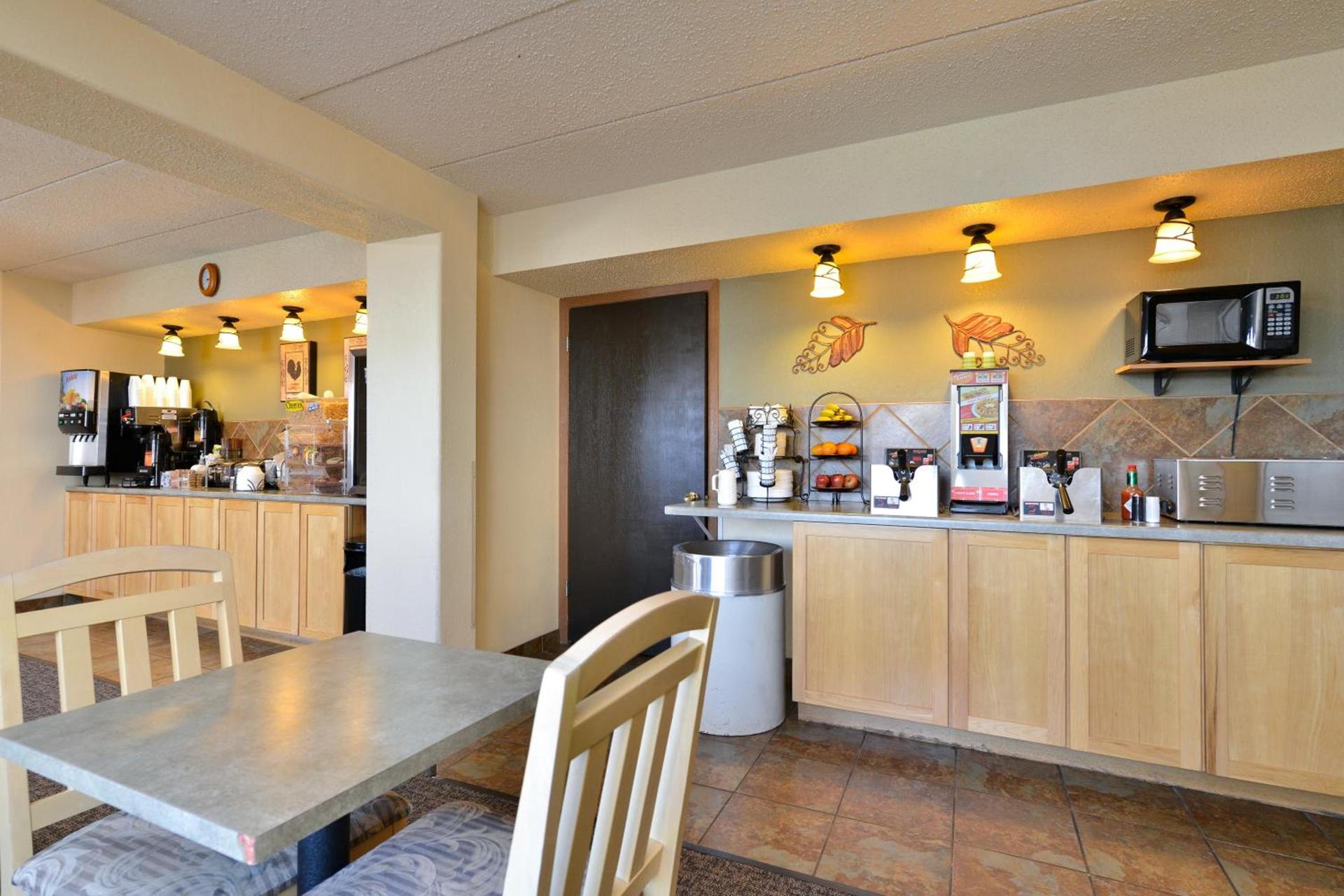 Super 8 by Wyndham Rapid City photo 5