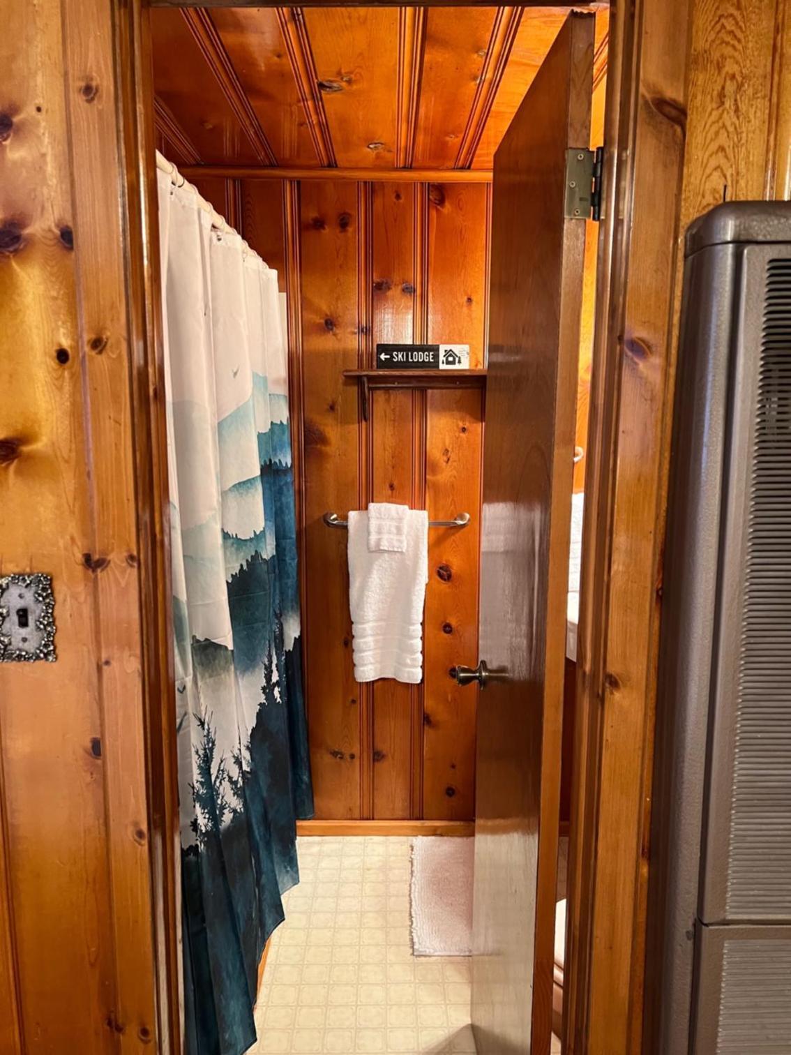 Bellamy's Ski Haus photo 20