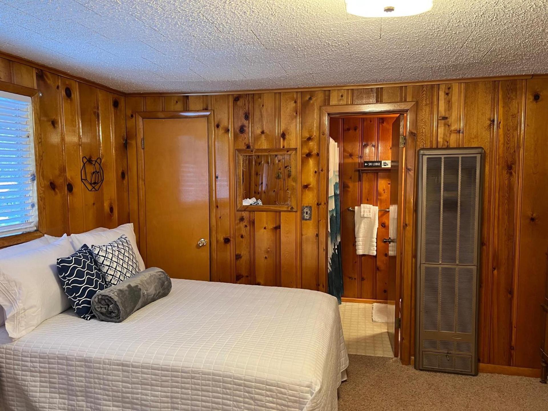 Bellamy's Ski Haus photo 25