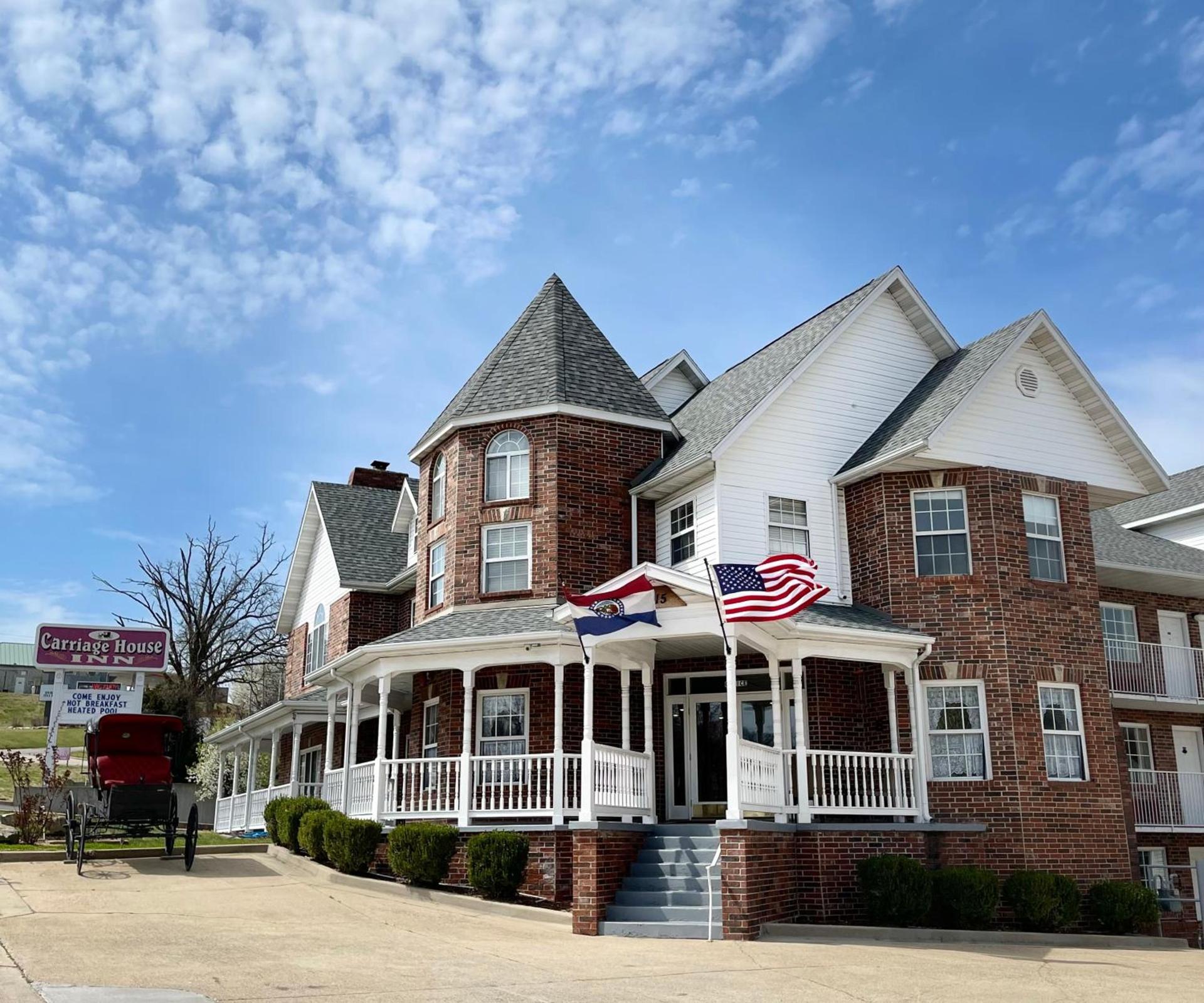 Carriage House Inn photo 1
