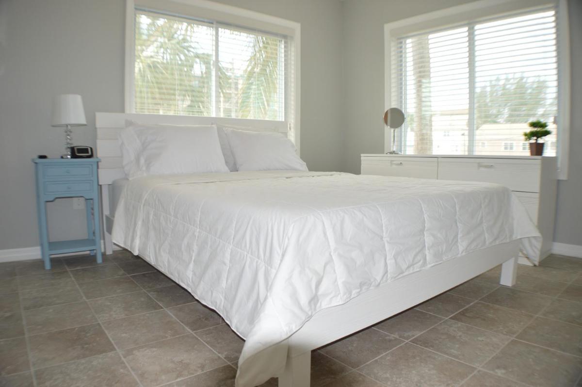 Villas at John's Pass by Travel Resort Services photo 17