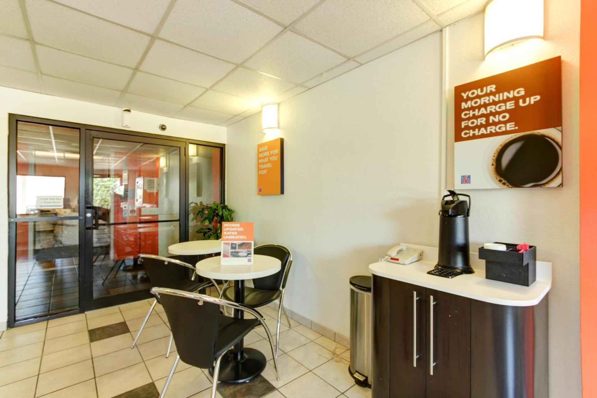 Motel 6-Portland, ME photo 39