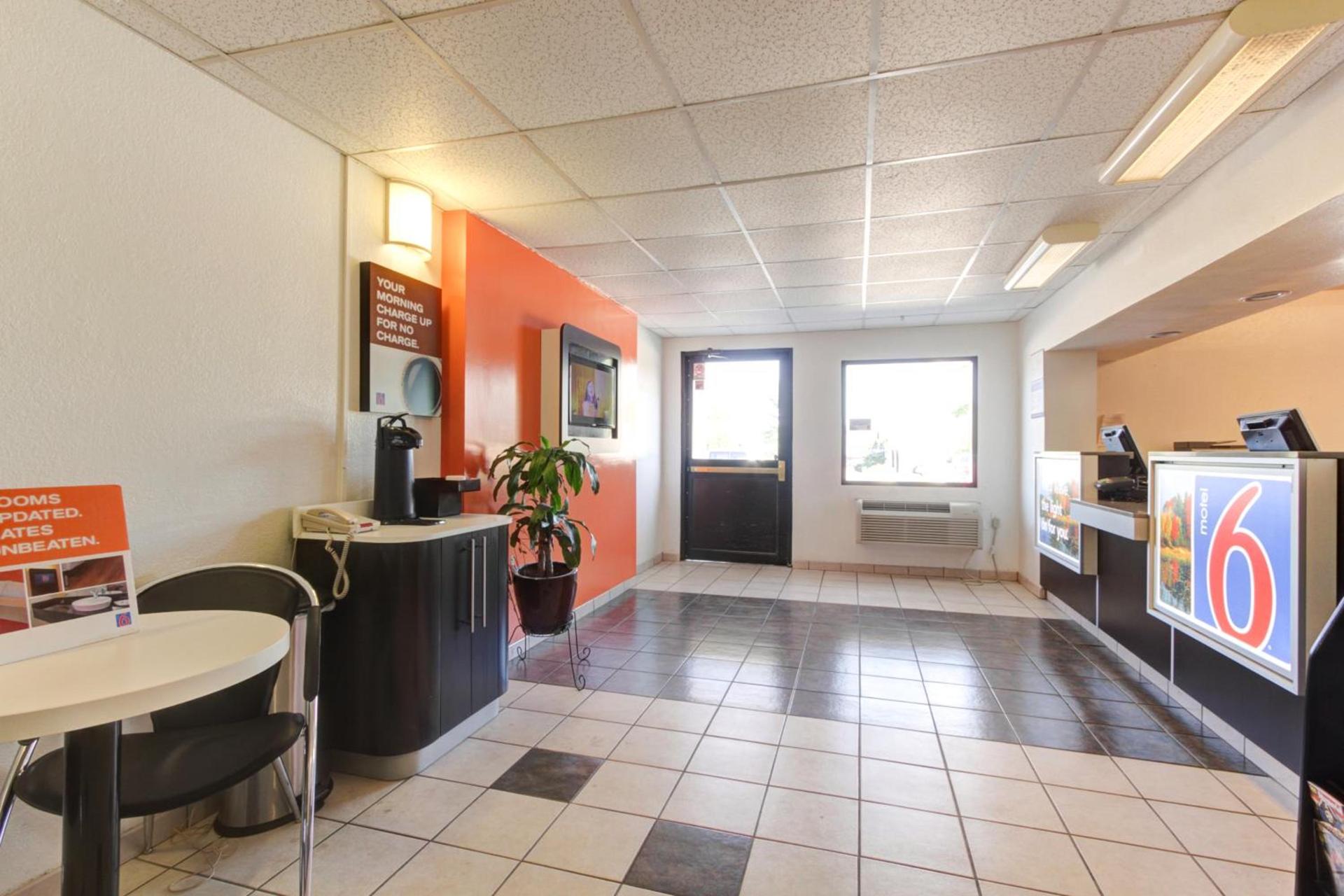 Motel 6-Portland, ME photo 38