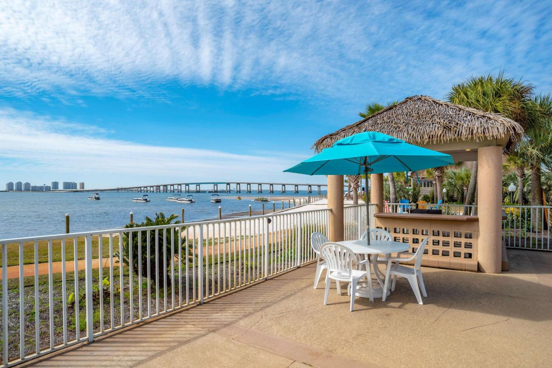 Best Western Navarre Waterfront photo 7