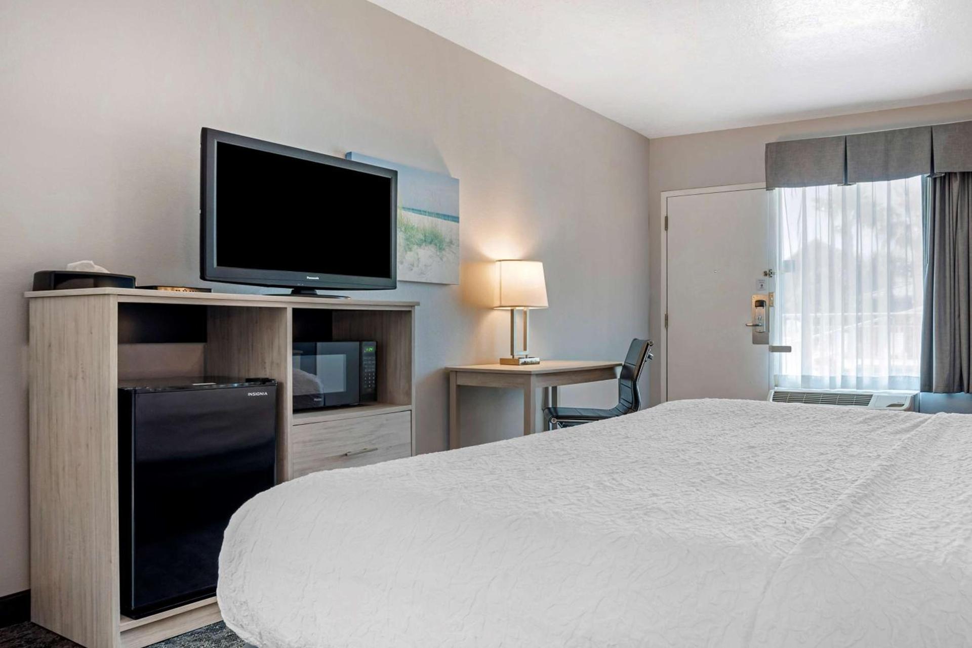 Best Western Navarre Waterfront photo 14