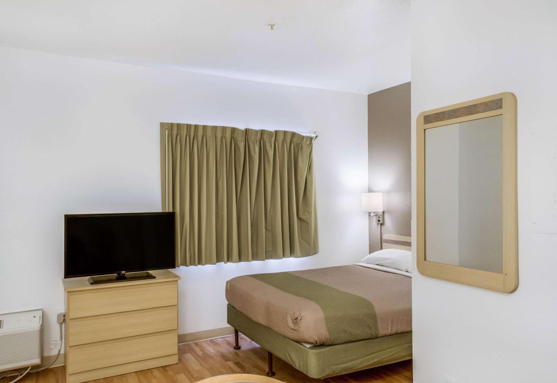 Motel 6 Fishers, In - Indianapolis photo 9