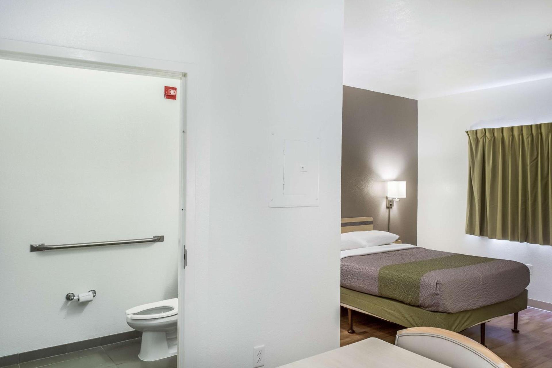 Motel 6 Fishers, In - Indianapolis photo 14