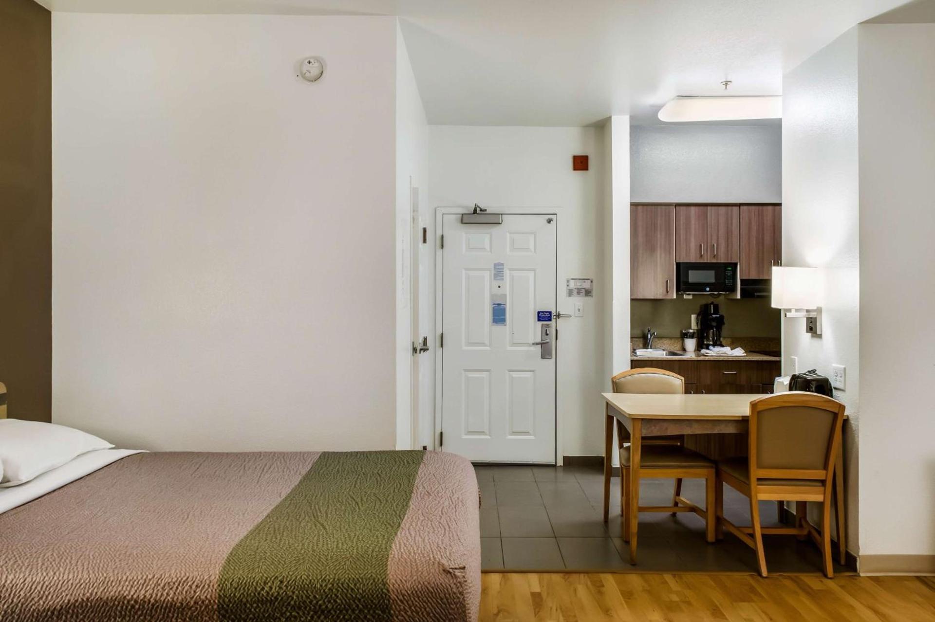 Motel 6 Fishers, In - Indianapolis photo 18
