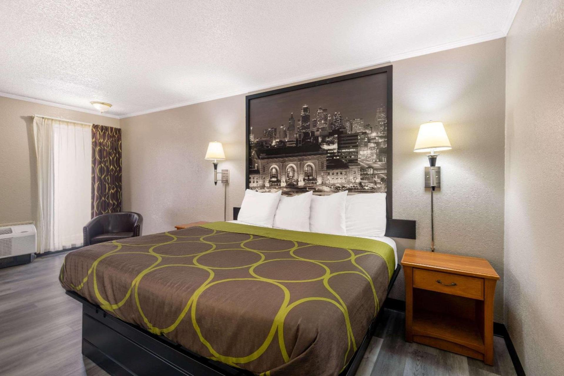 Super 8 by Wyndham Kansas City Airport North photo 10