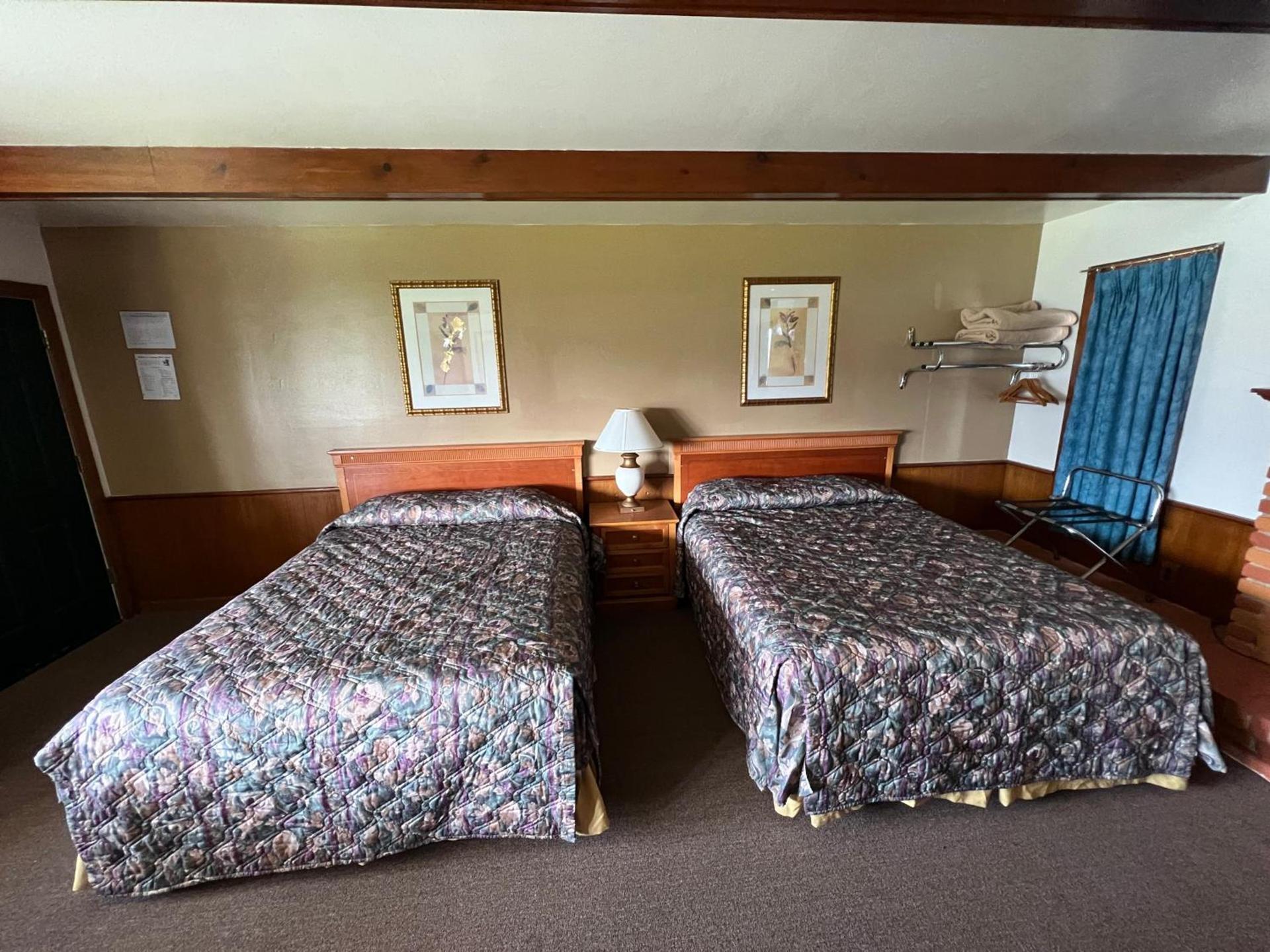 Spinning Wheel Motel photo 33