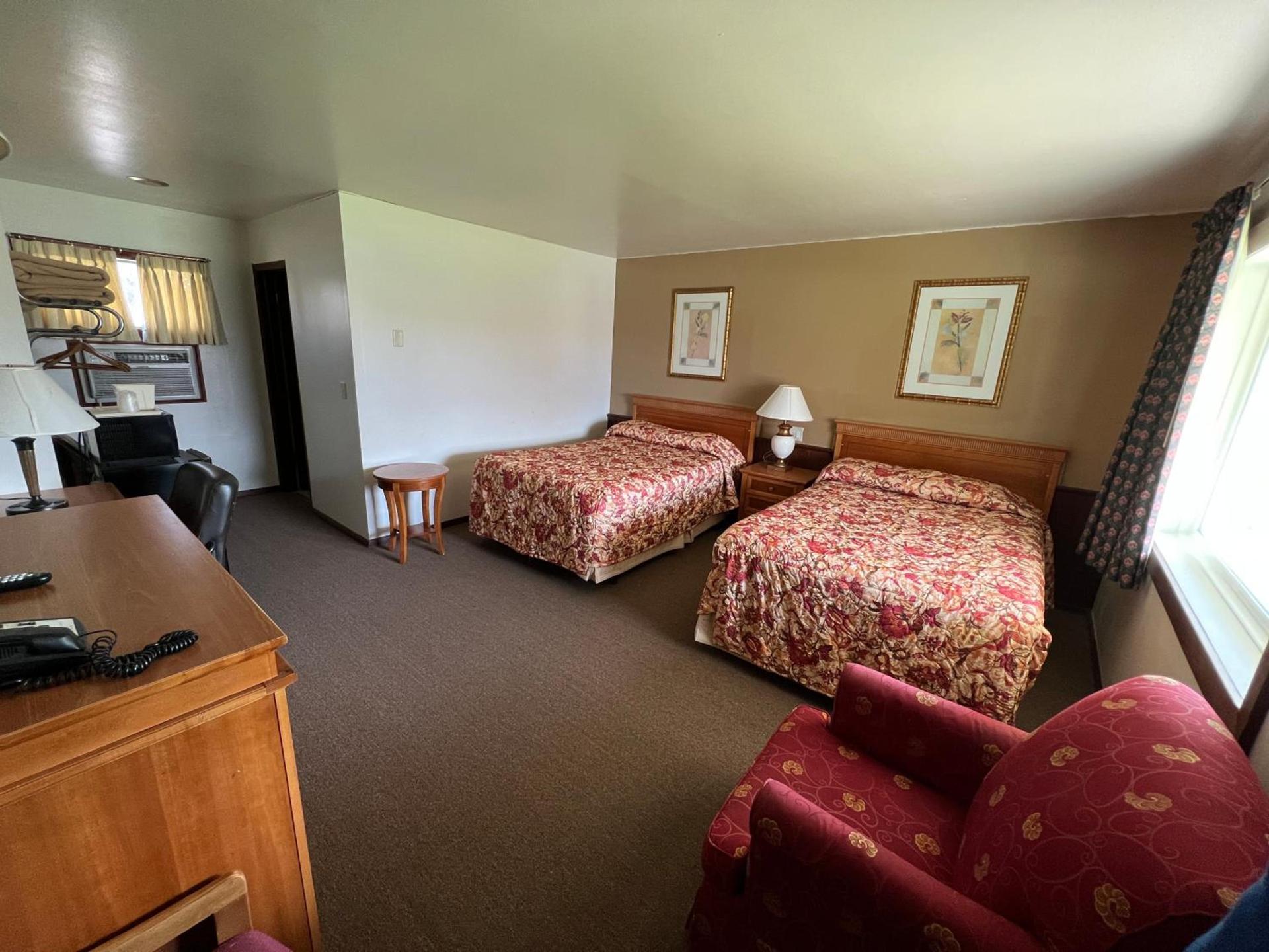 Spinning Wheel Motel photo 41
