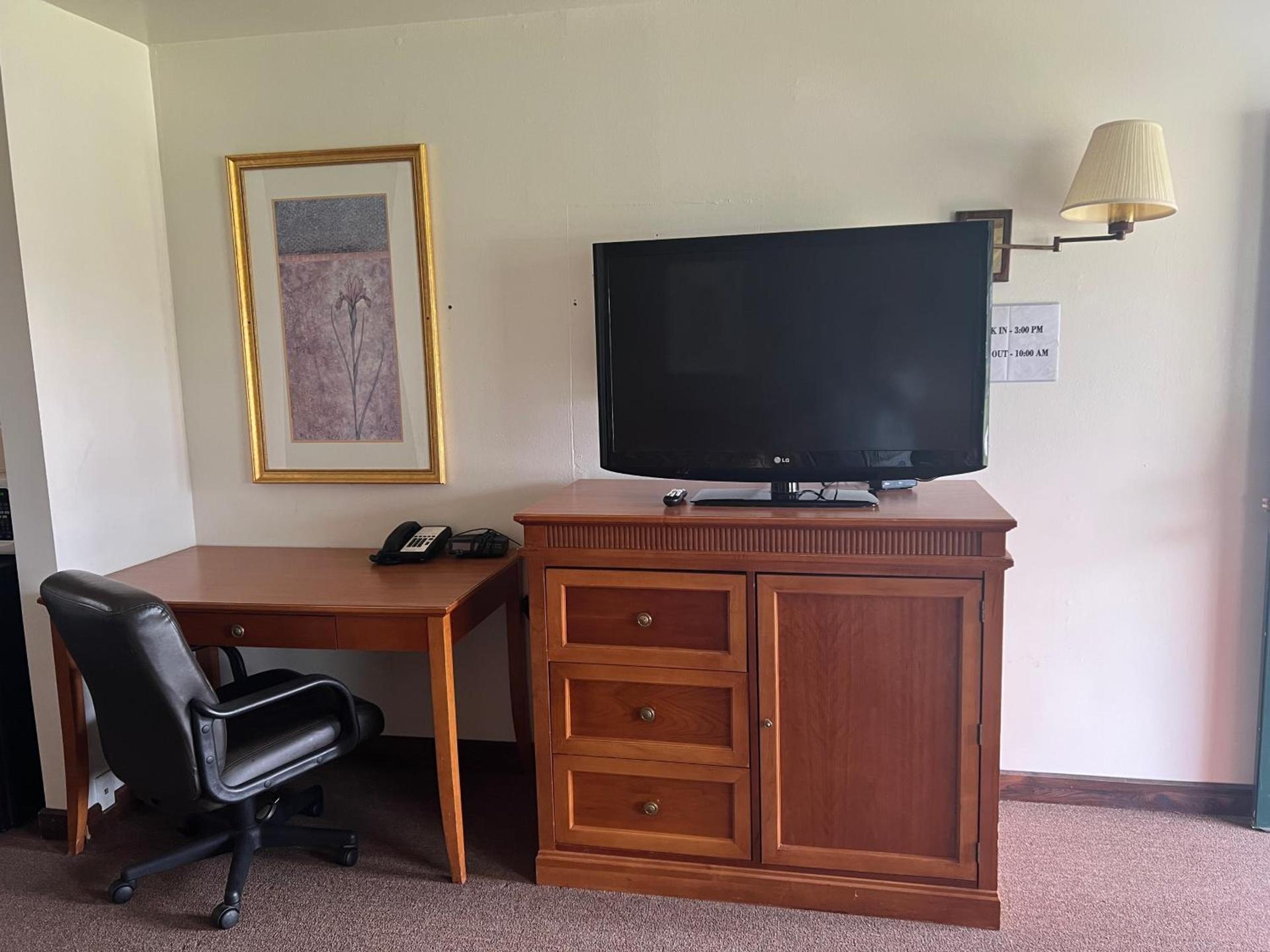 Spinning Wheel Motel photo 40