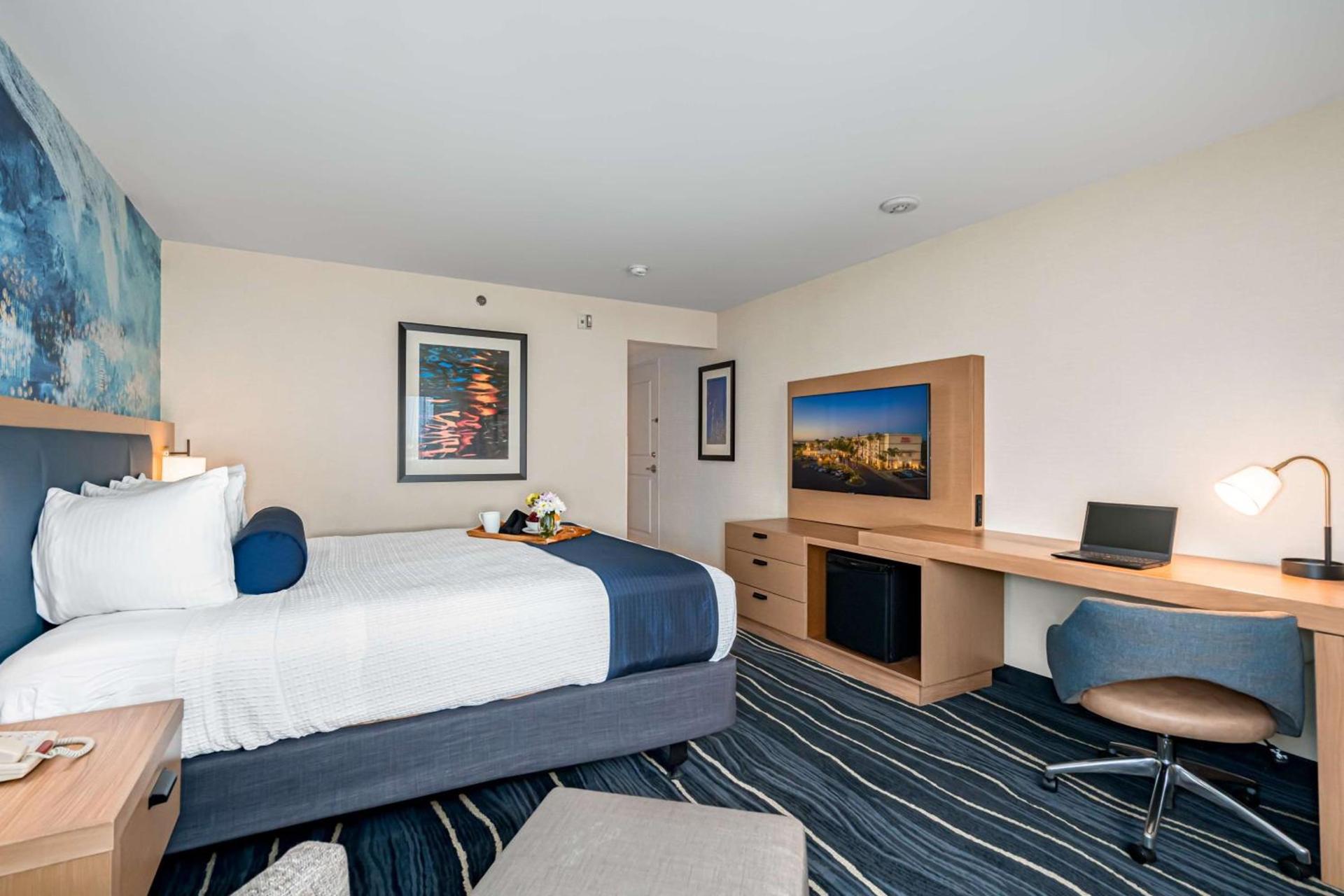 Best Western Plus Marina Gateway Hotel photo 16
