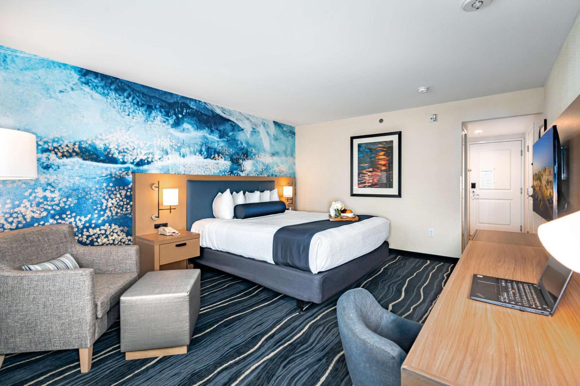 Best Western Plus Marina Gateway Hotel photo 17