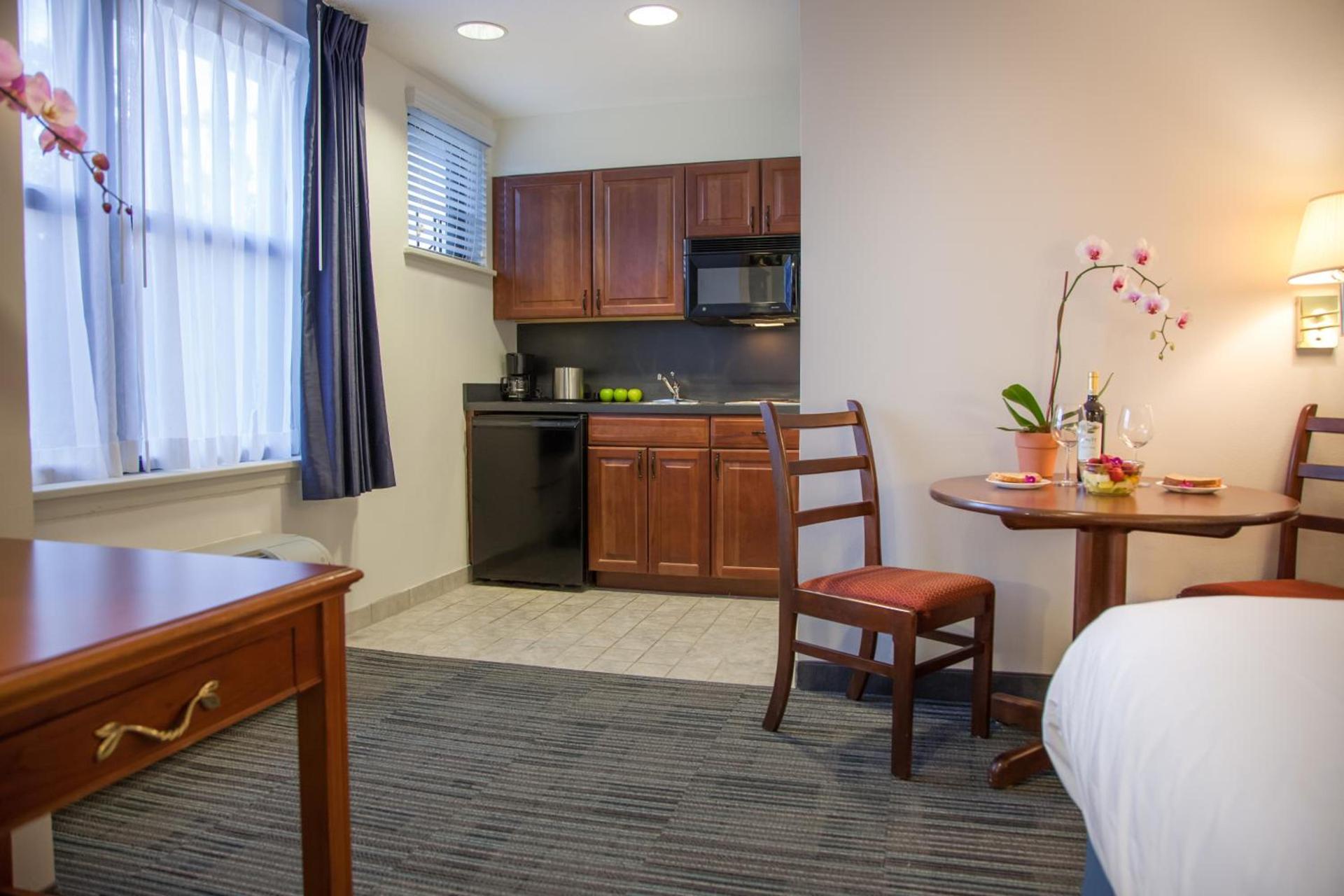 Federal City Inn & Suites photo 18