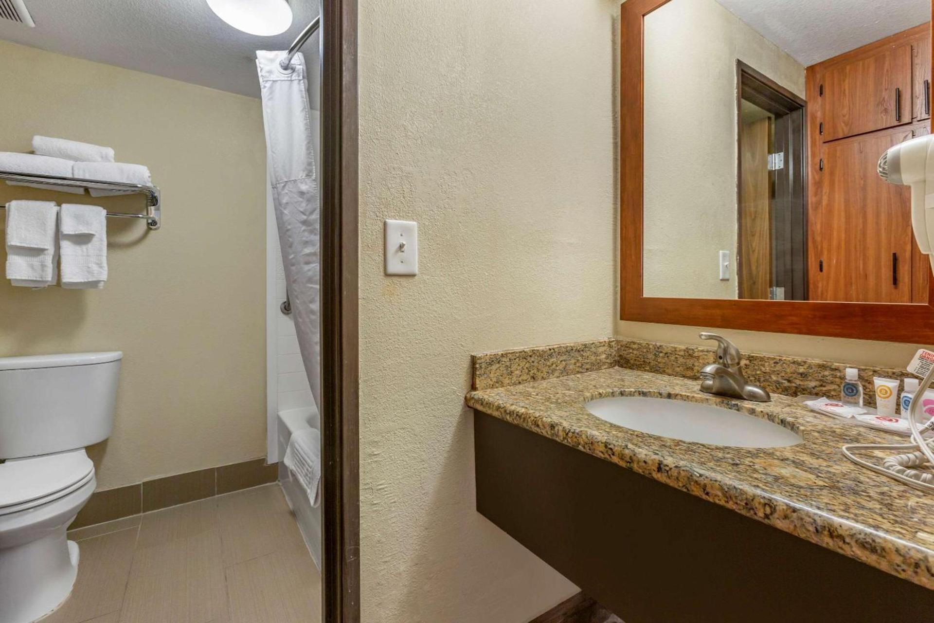 Comfort Inn & Suites Phoenix North - Deer Valley photo 20