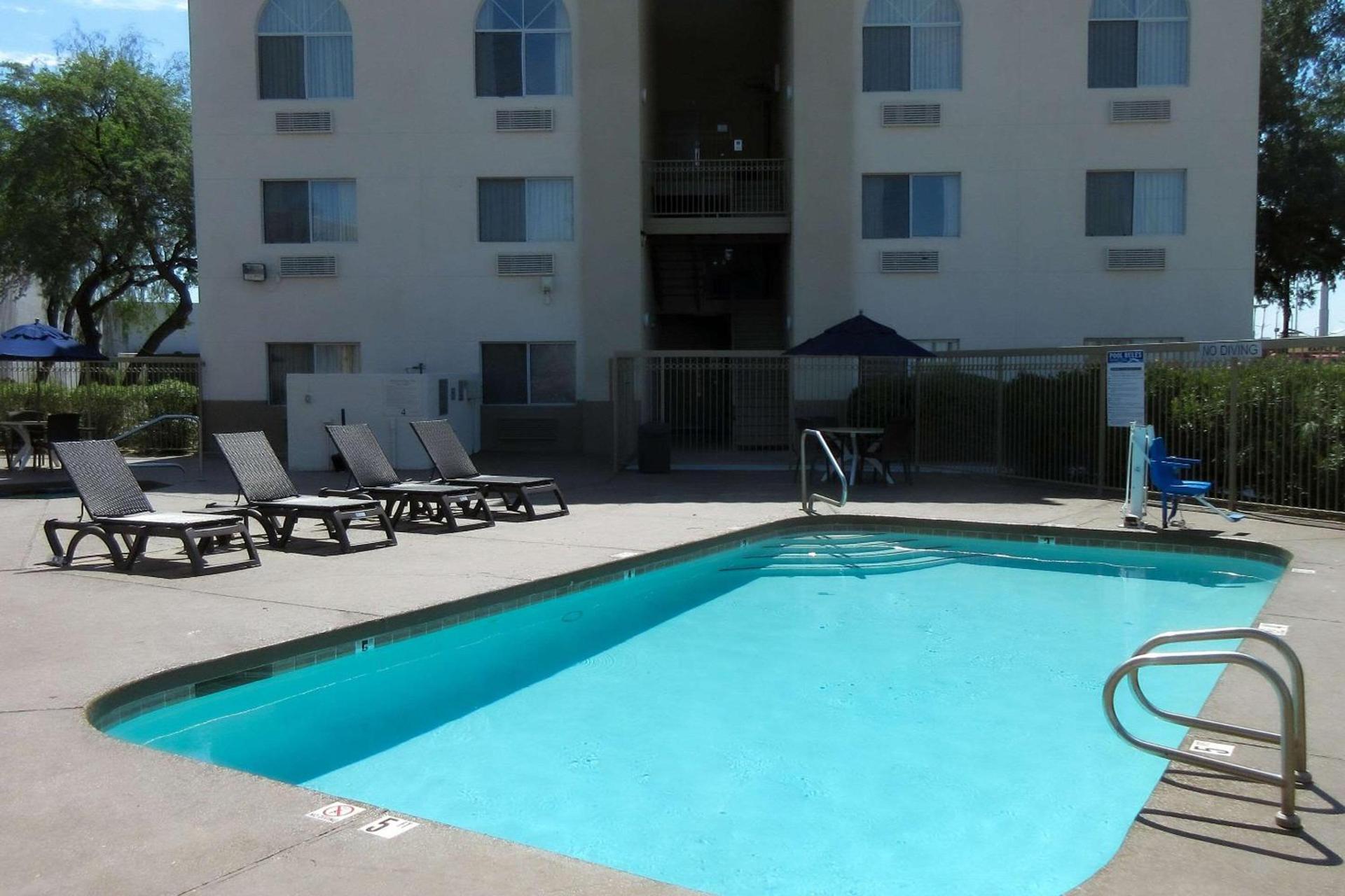 Comfort Inn & Suites Phoenix North - Deer Valley photo 21