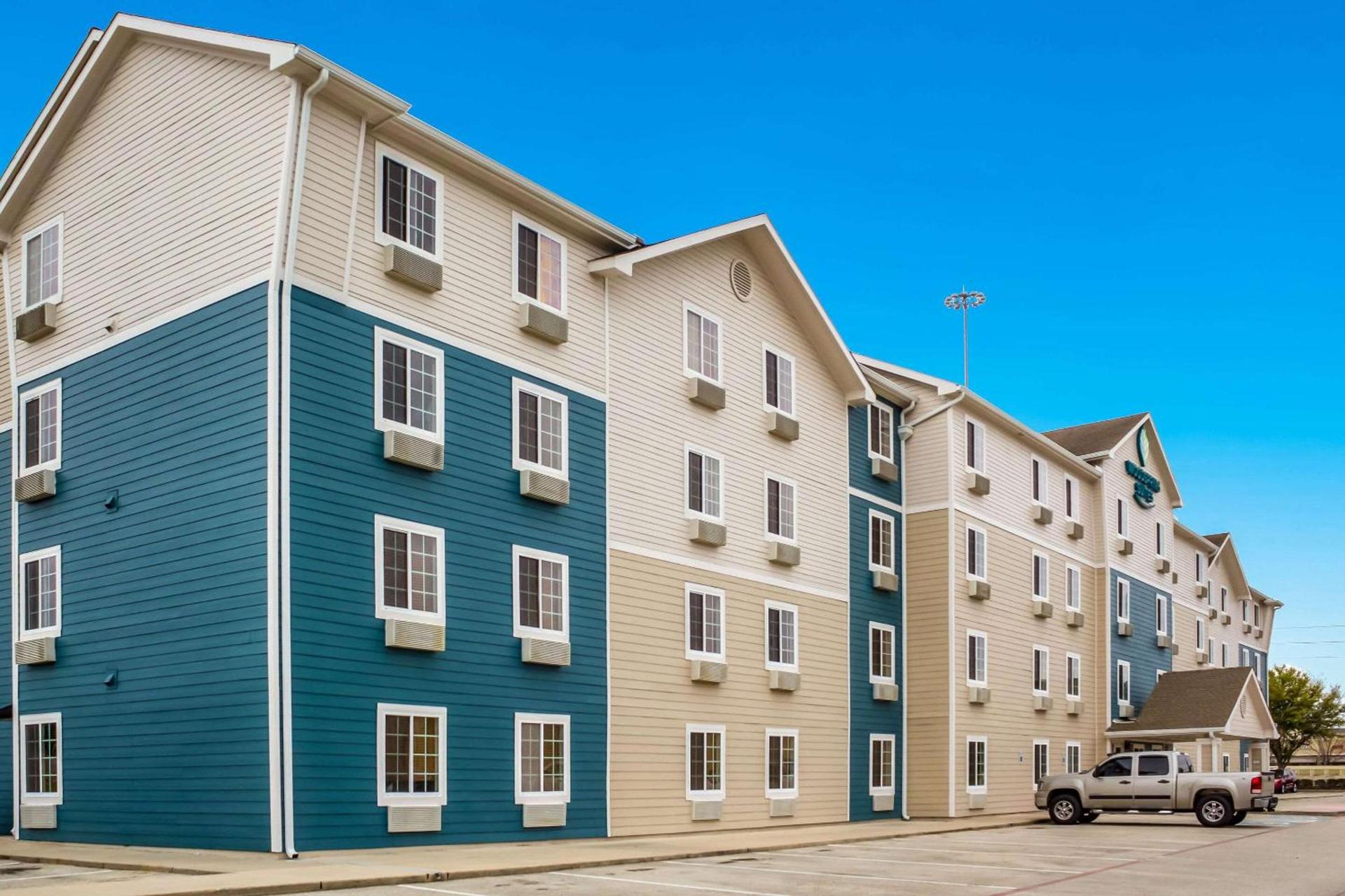 WoodSpring Suites Conroe photo 2