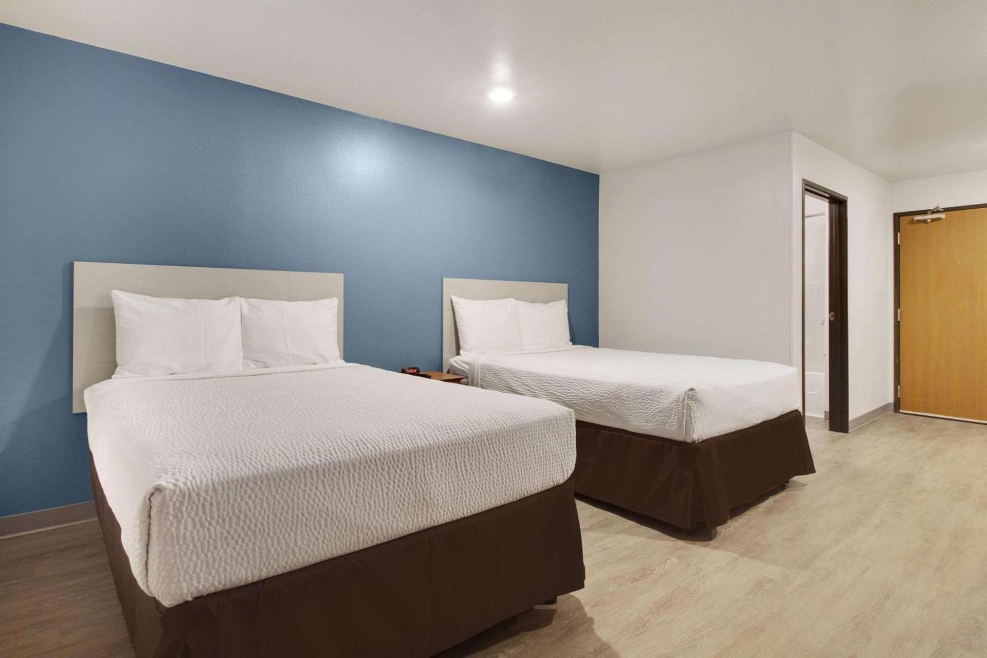 WoodSpring Suites Conroe photo 8