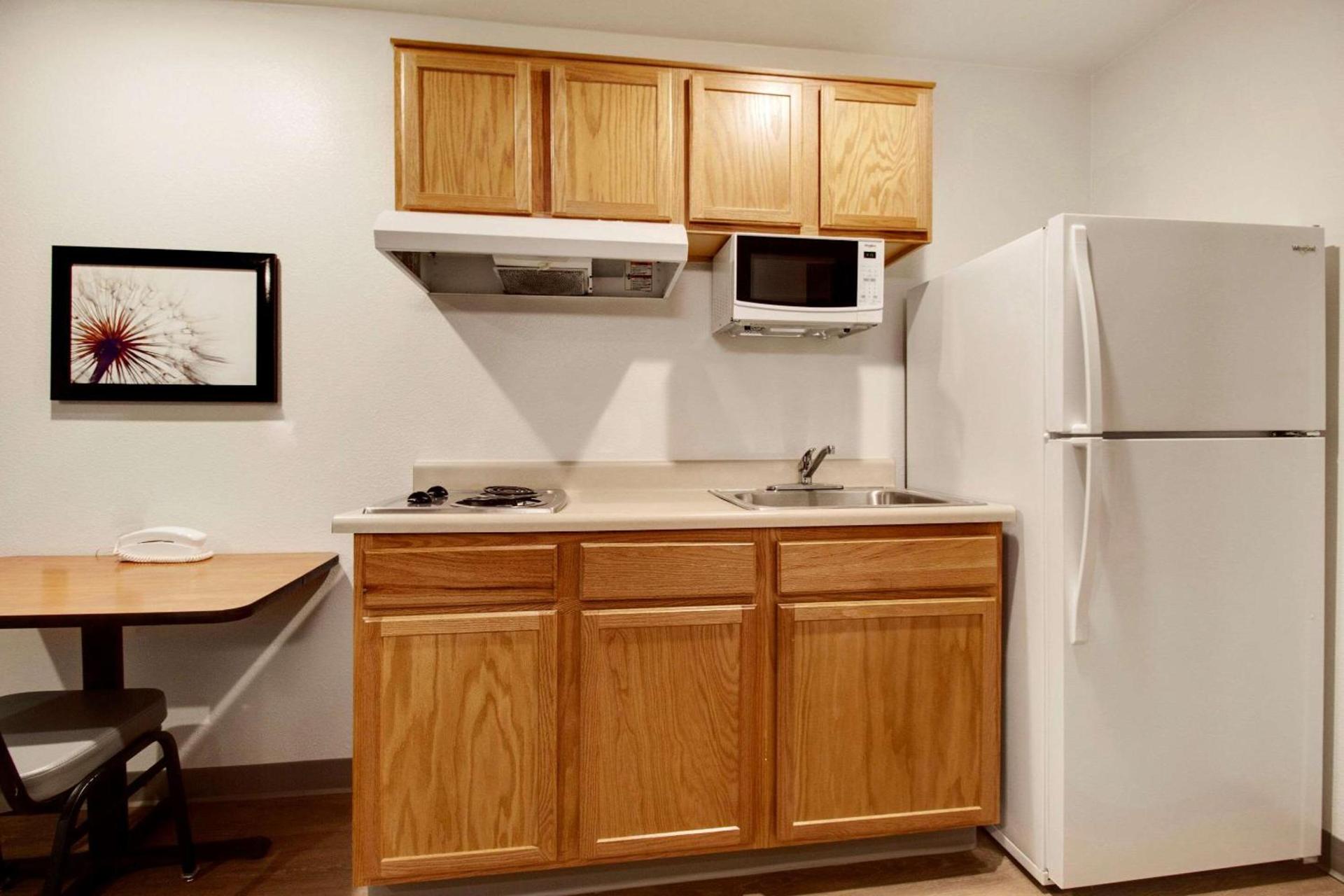 WoodSpring Suites Conroe photo 13