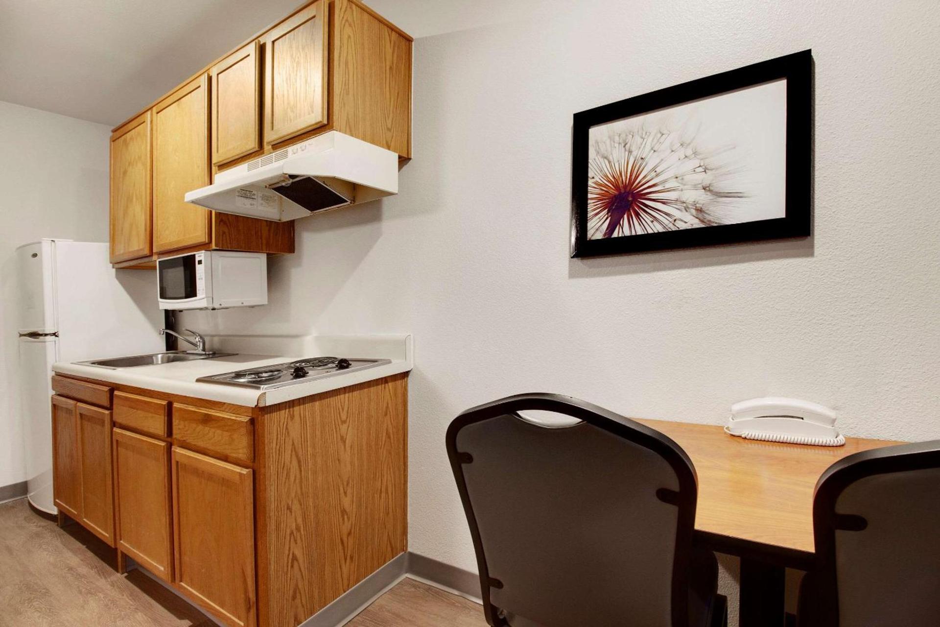 WoodSpring Suites Conroe photo 15