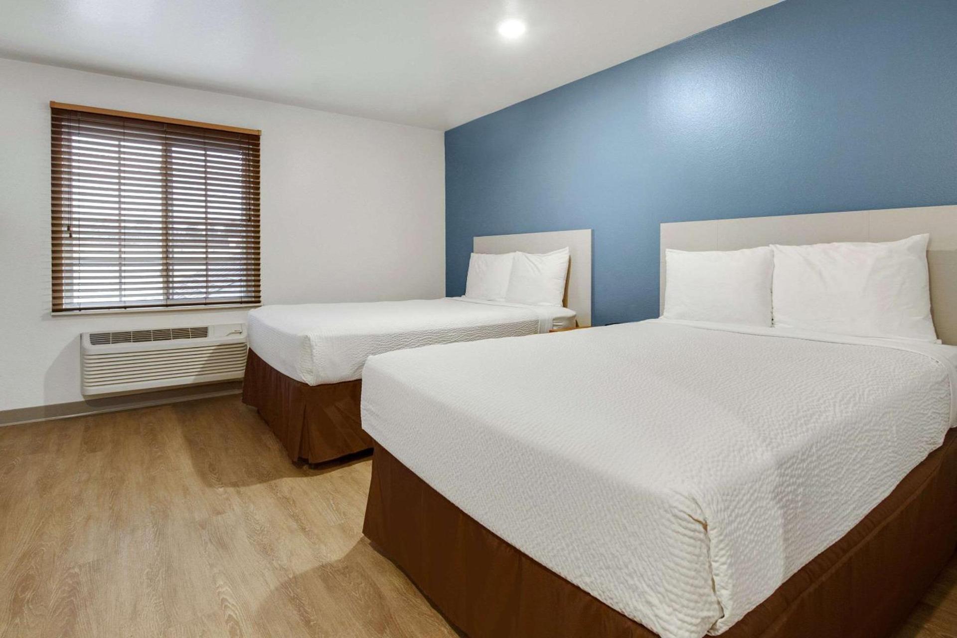 WoodSpring Suites Conroe photo 17