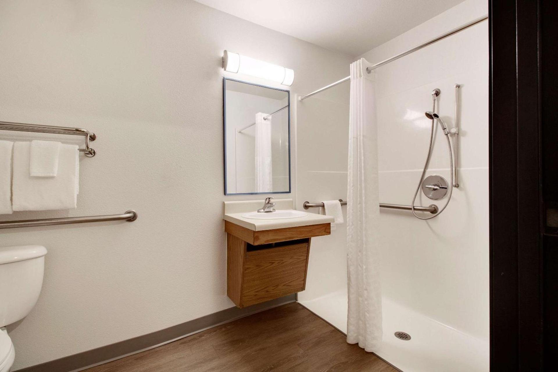 WoodSpring Suites Conroe photo 22