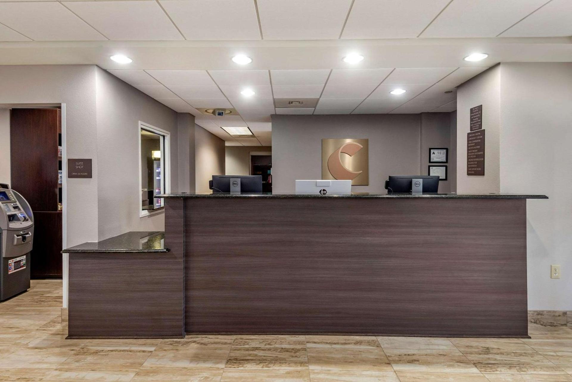 Comfort Suites near Birkdale Village- Huntersville photo 5