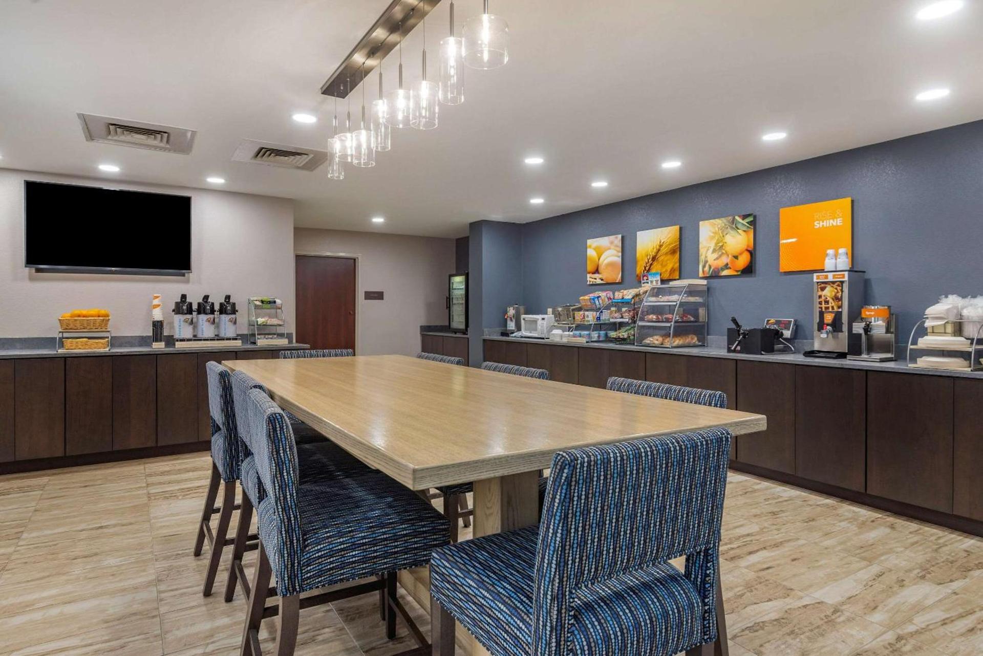 Comfort Suites near Birkdale Village- Huntersville photo 24