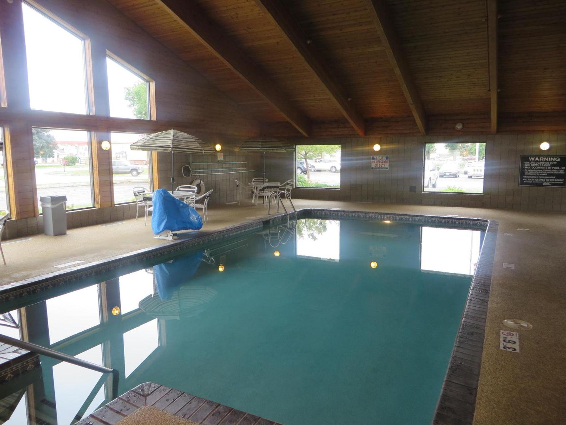 AmericInn by Wyndham Worthington photo 28