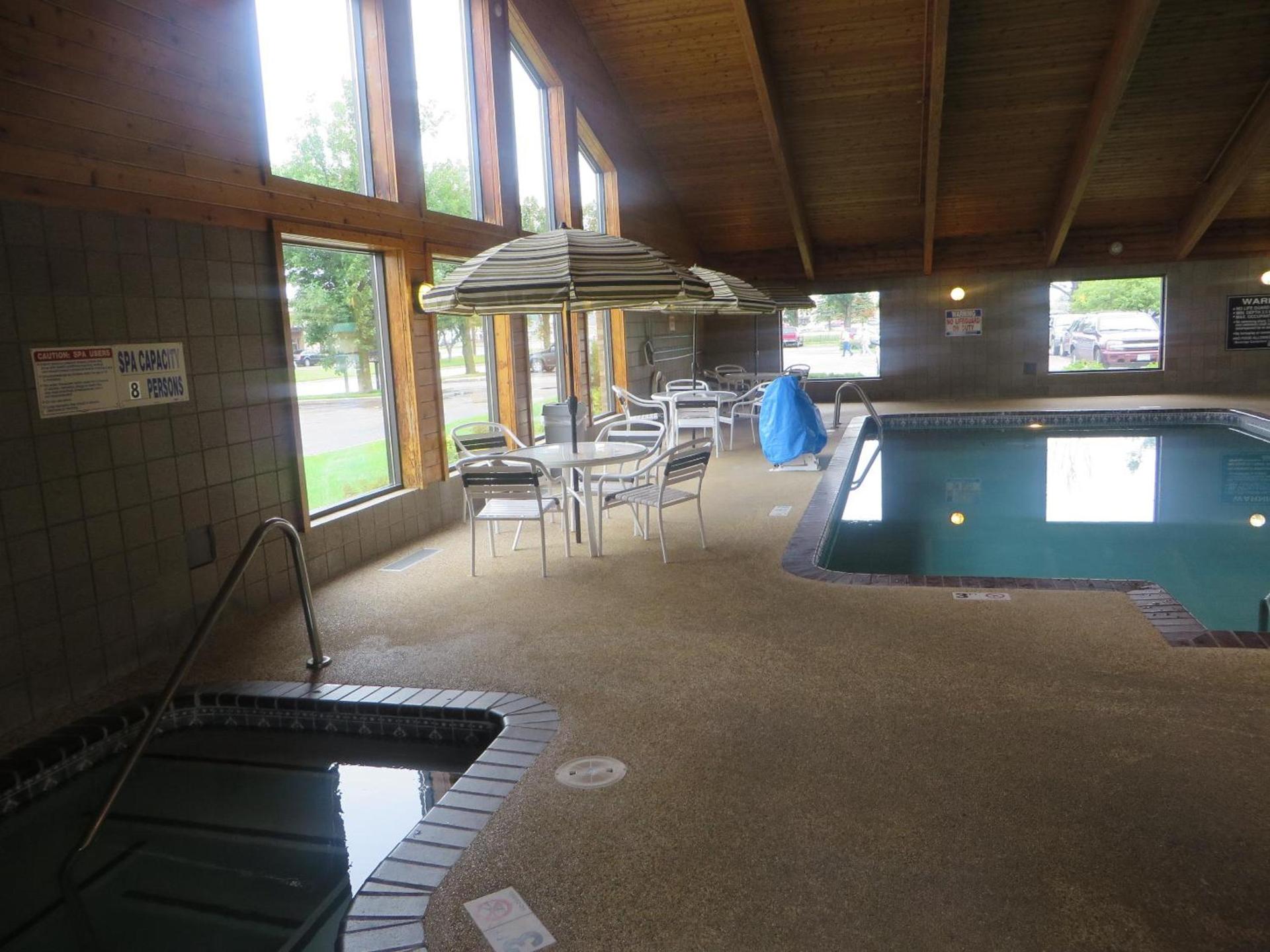 AmericInn by Wyndham Worthington photo 38
