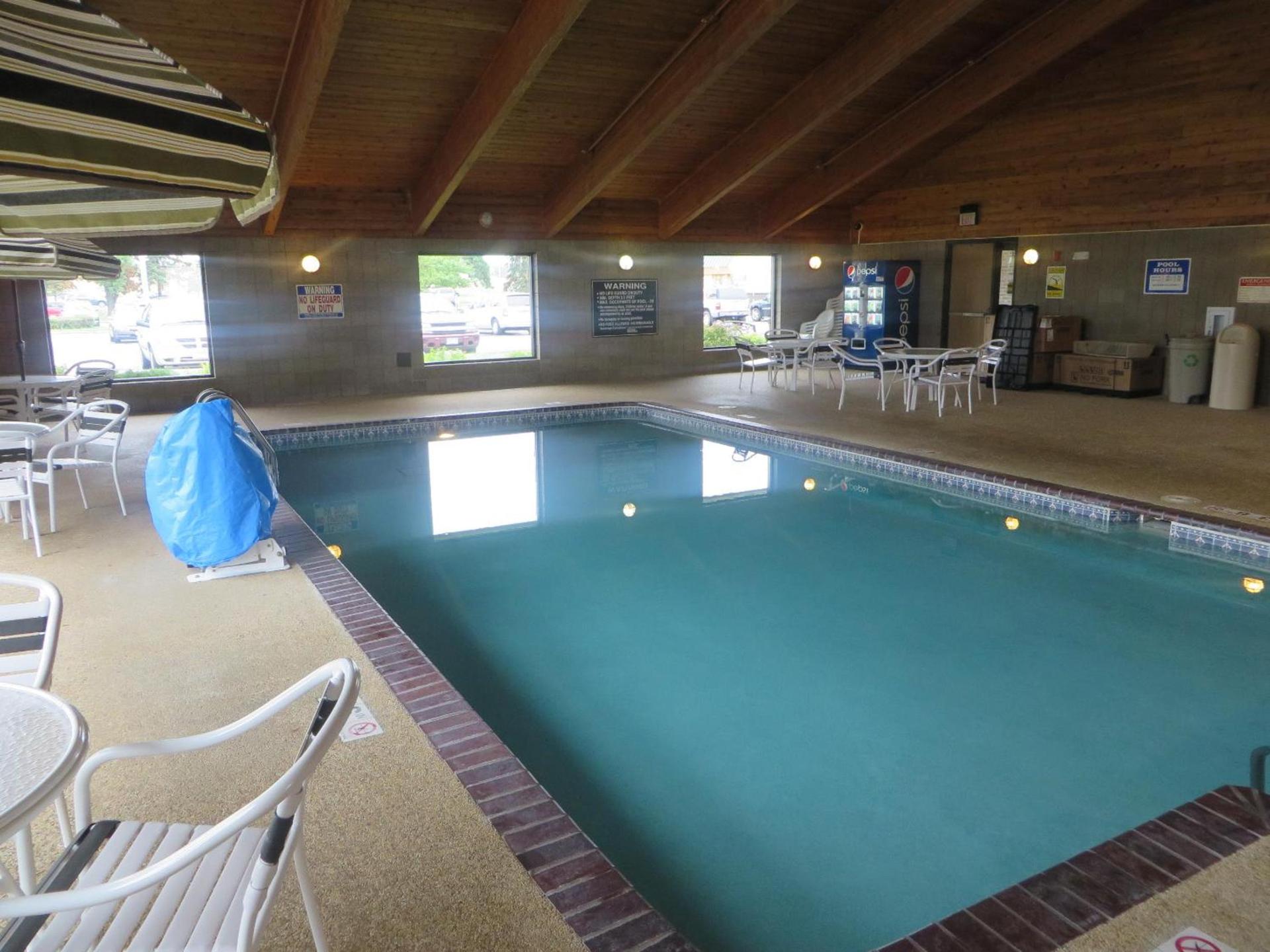 AmericInn by Wyndham Worthington photo 39