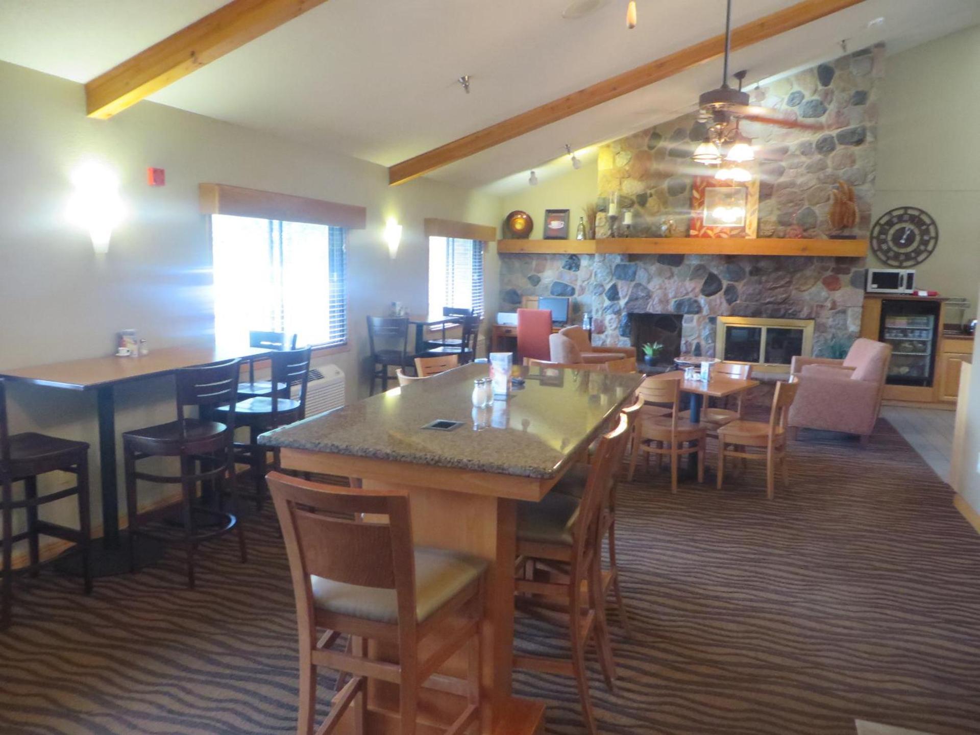AmericInn by Wyndham Worthington photo 48