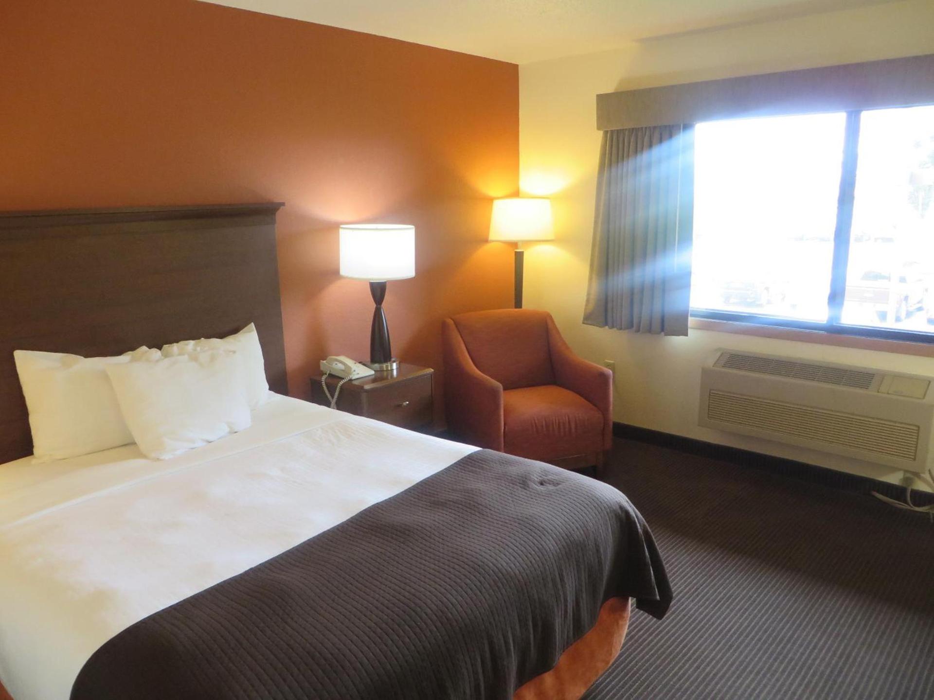 AmericInn by Wyndham Worthington photo 52