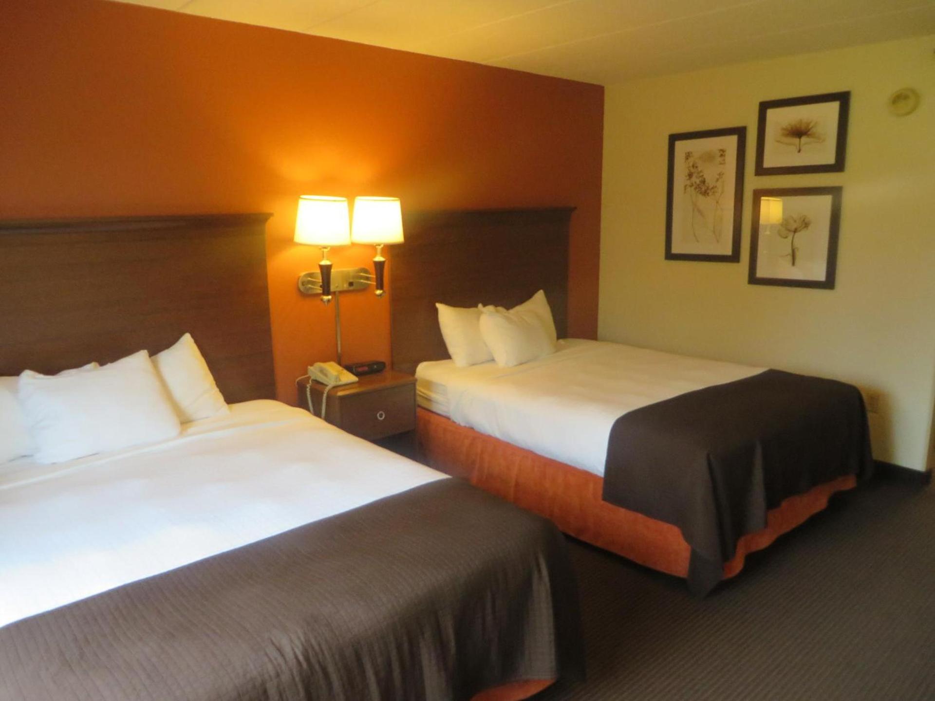 AmericInn by Wyndham Worthington photo 54