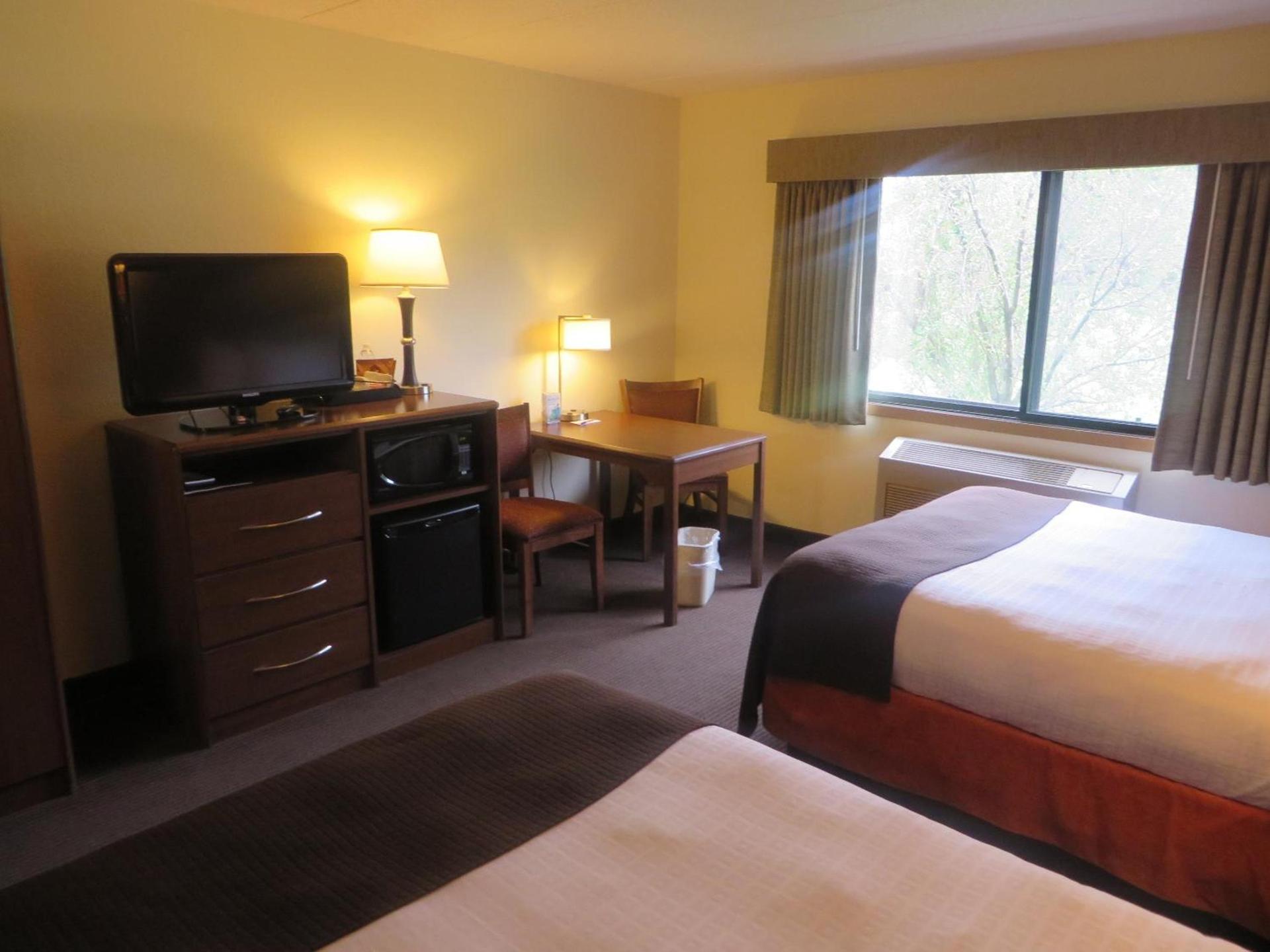 AmericInn by Wyndham Worthington photo 55