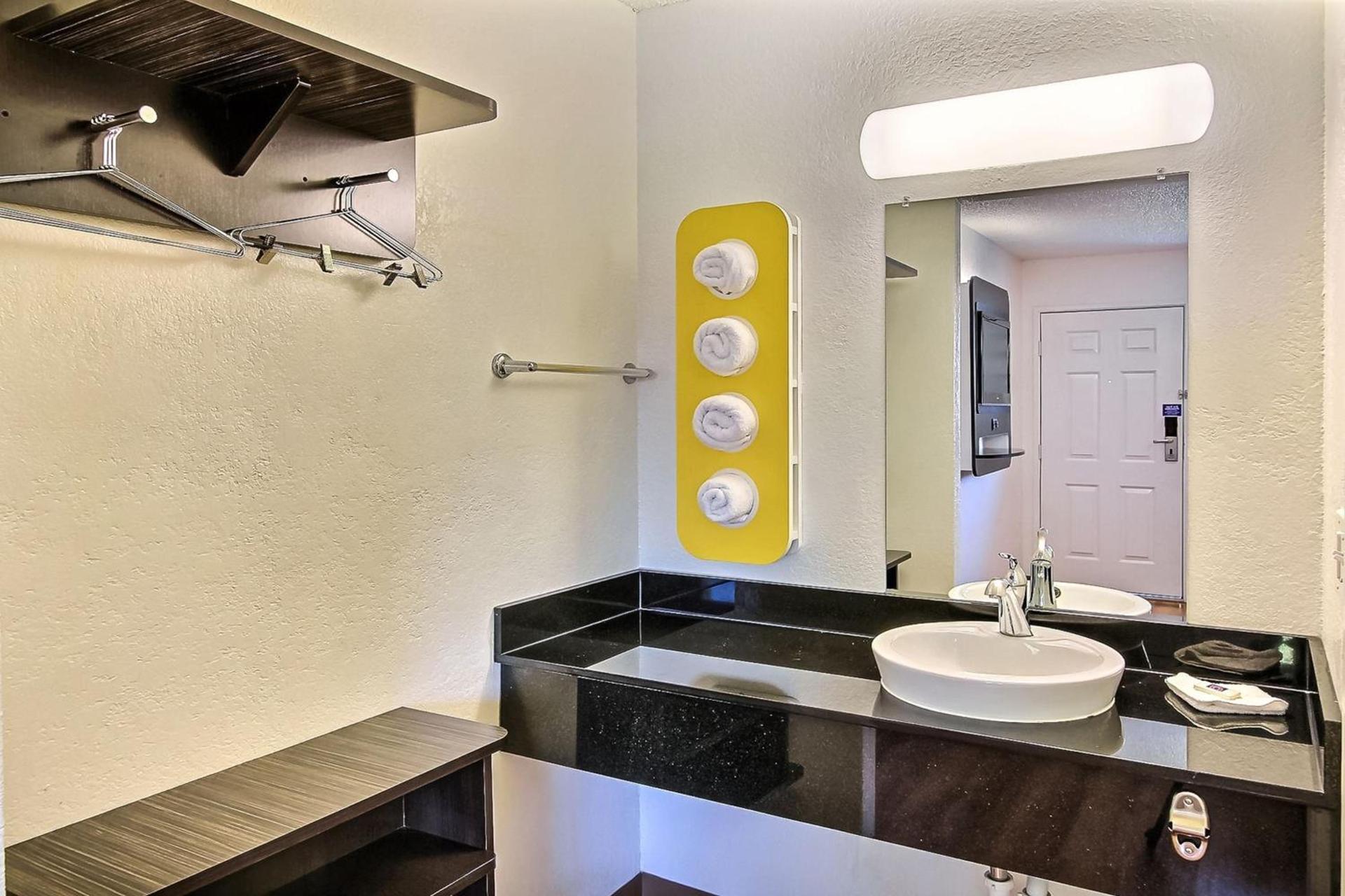 Motel 6-San Jose, CA - Airport photo 32
