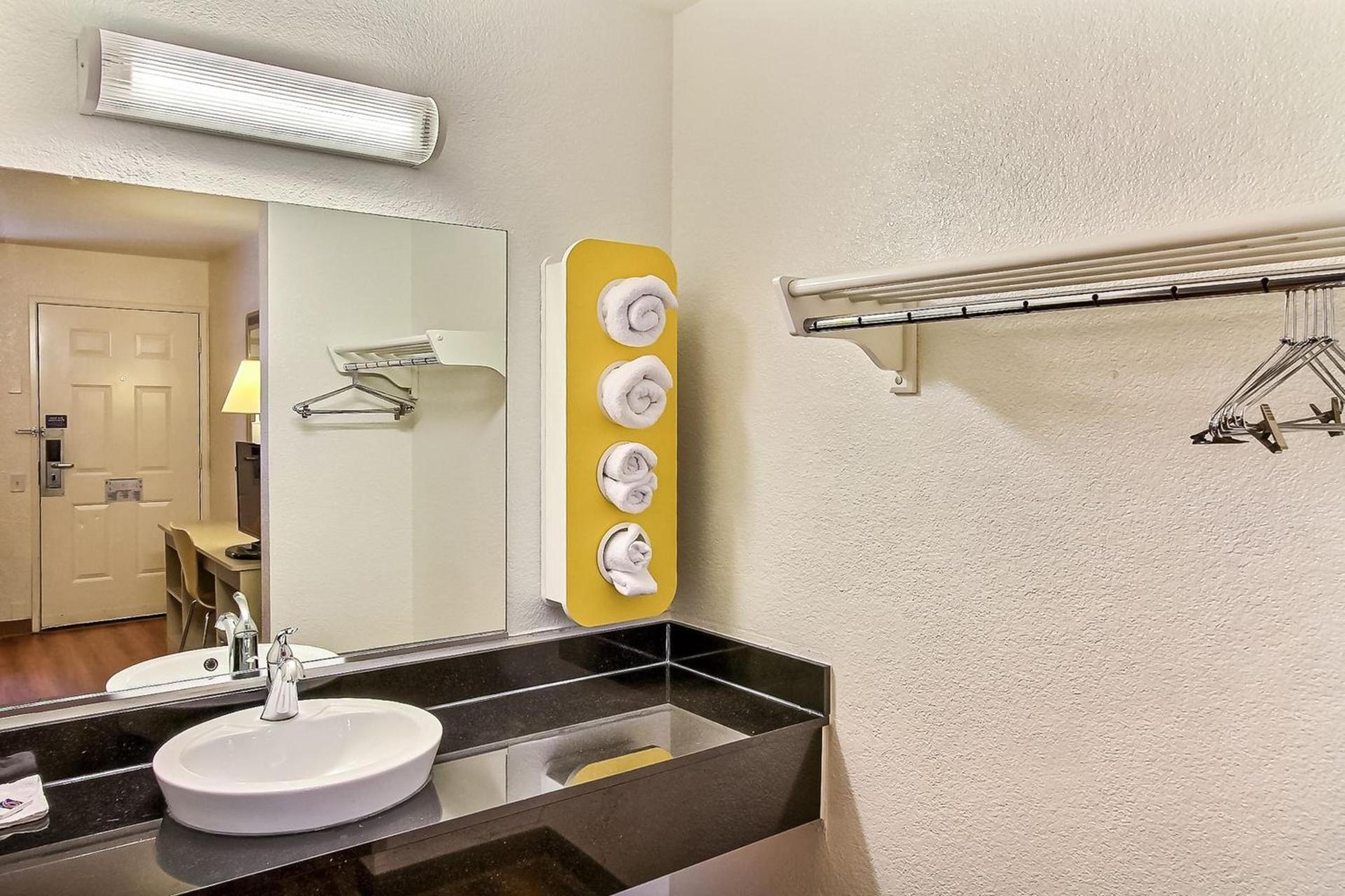 Motel 6-Fremont, CA - North photo 38