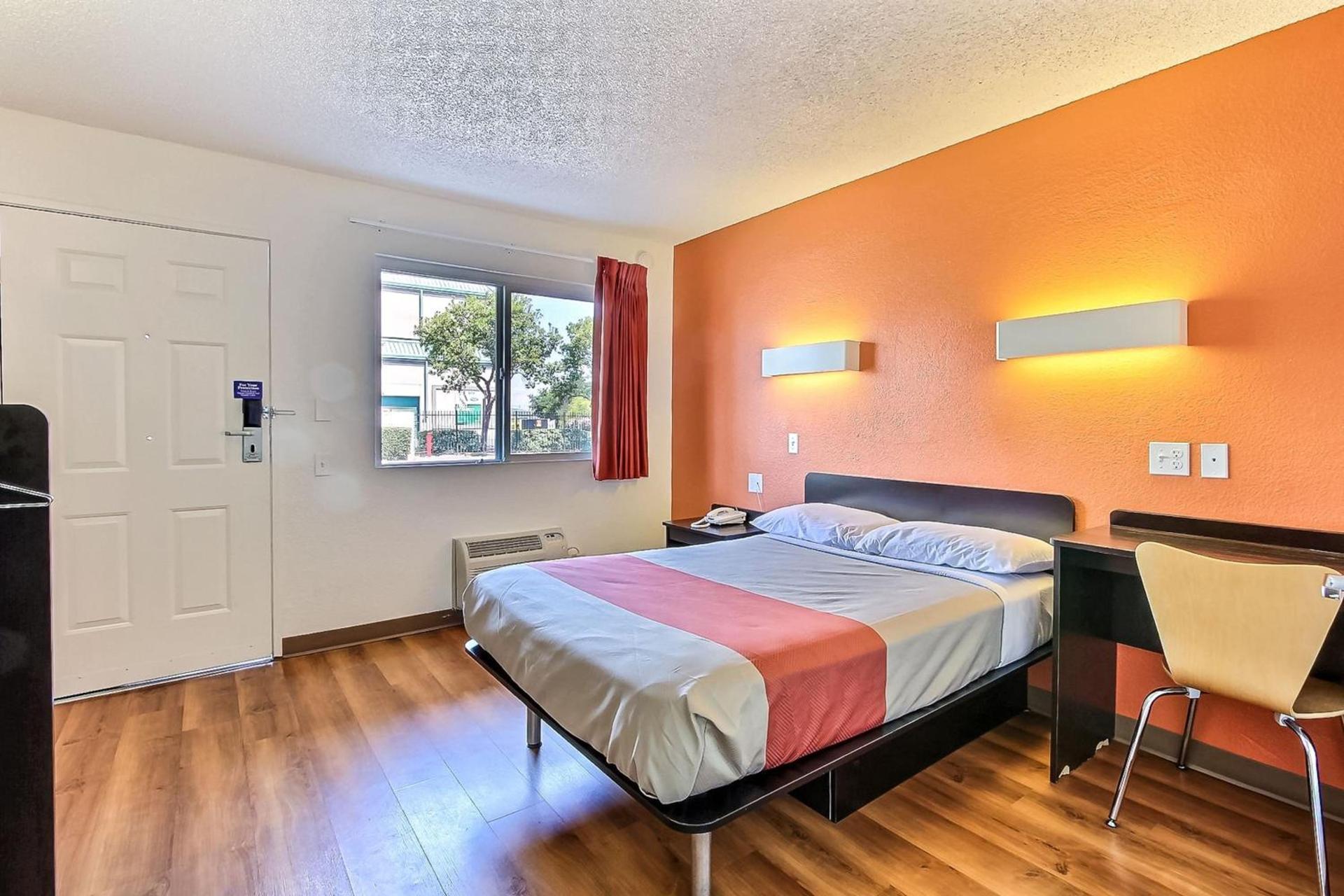 Motel 6-Campbell, CA - San Jose photo 10