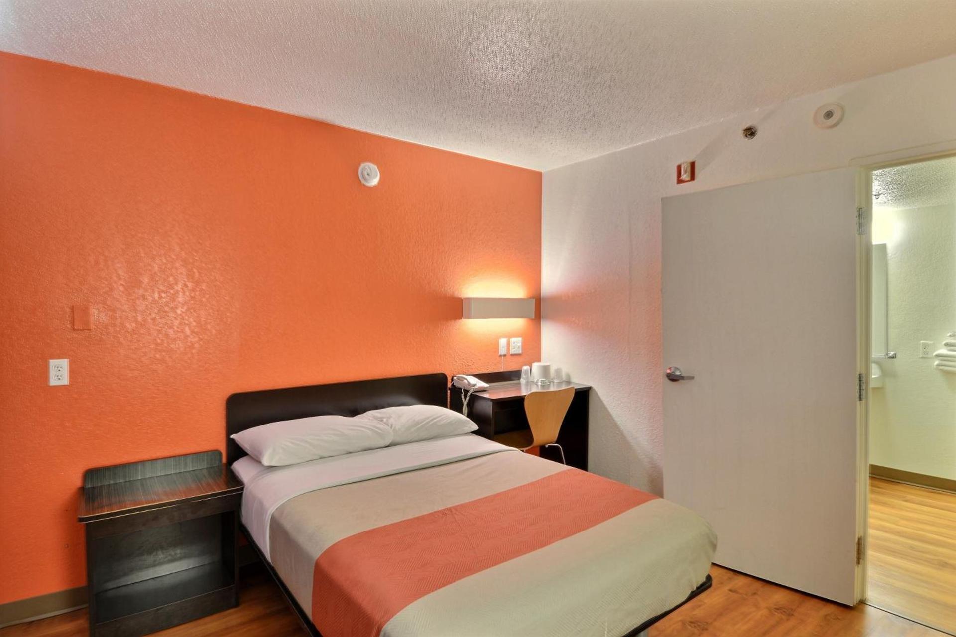 Motel 6-Tewksbury, MA - Boston photo 7