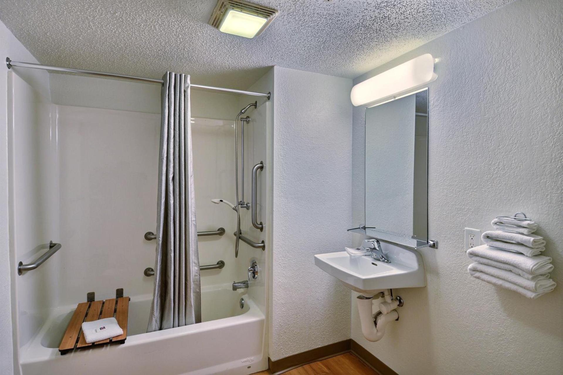 Motel 6-Tewksbury, MA - Boston photo 27
