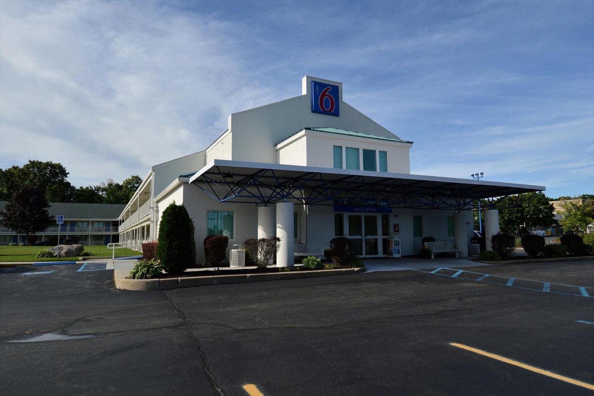Motel 6-Tewksbury, MA - Boston photo 3