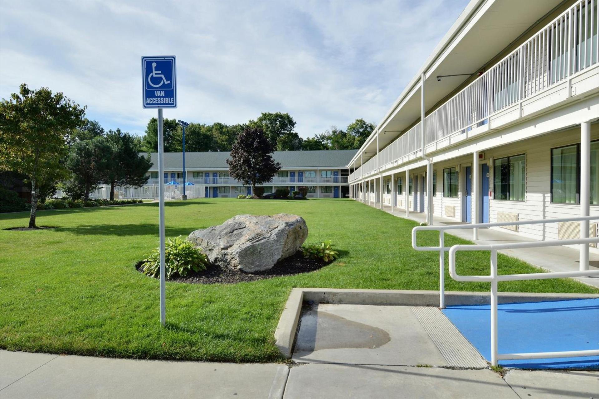 Motel 6-Tewksbury, MA - Boston photo 5